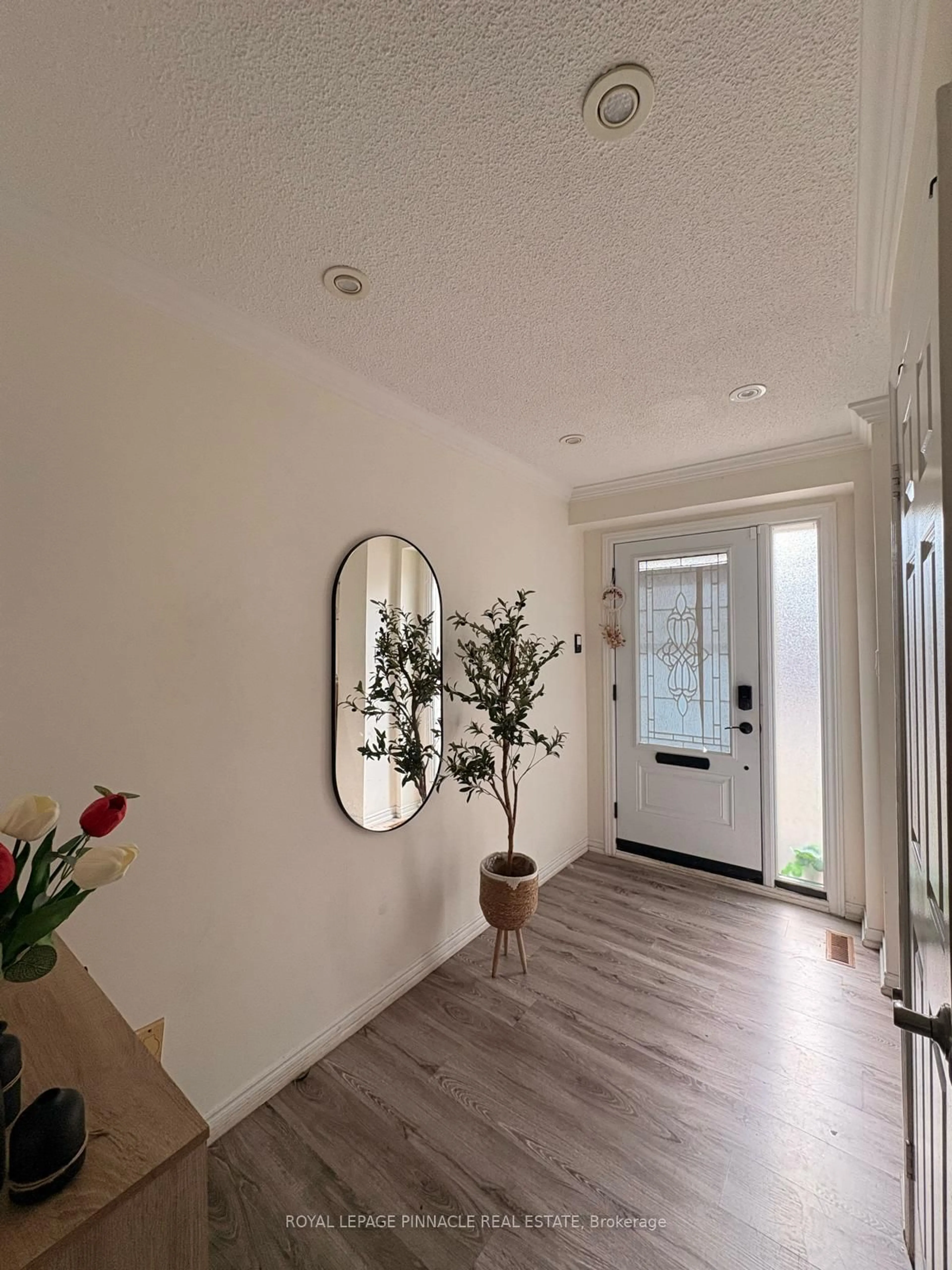 Indoor entryway for 3420 South Millway #53, Mississauga Ontario L5L 3V4