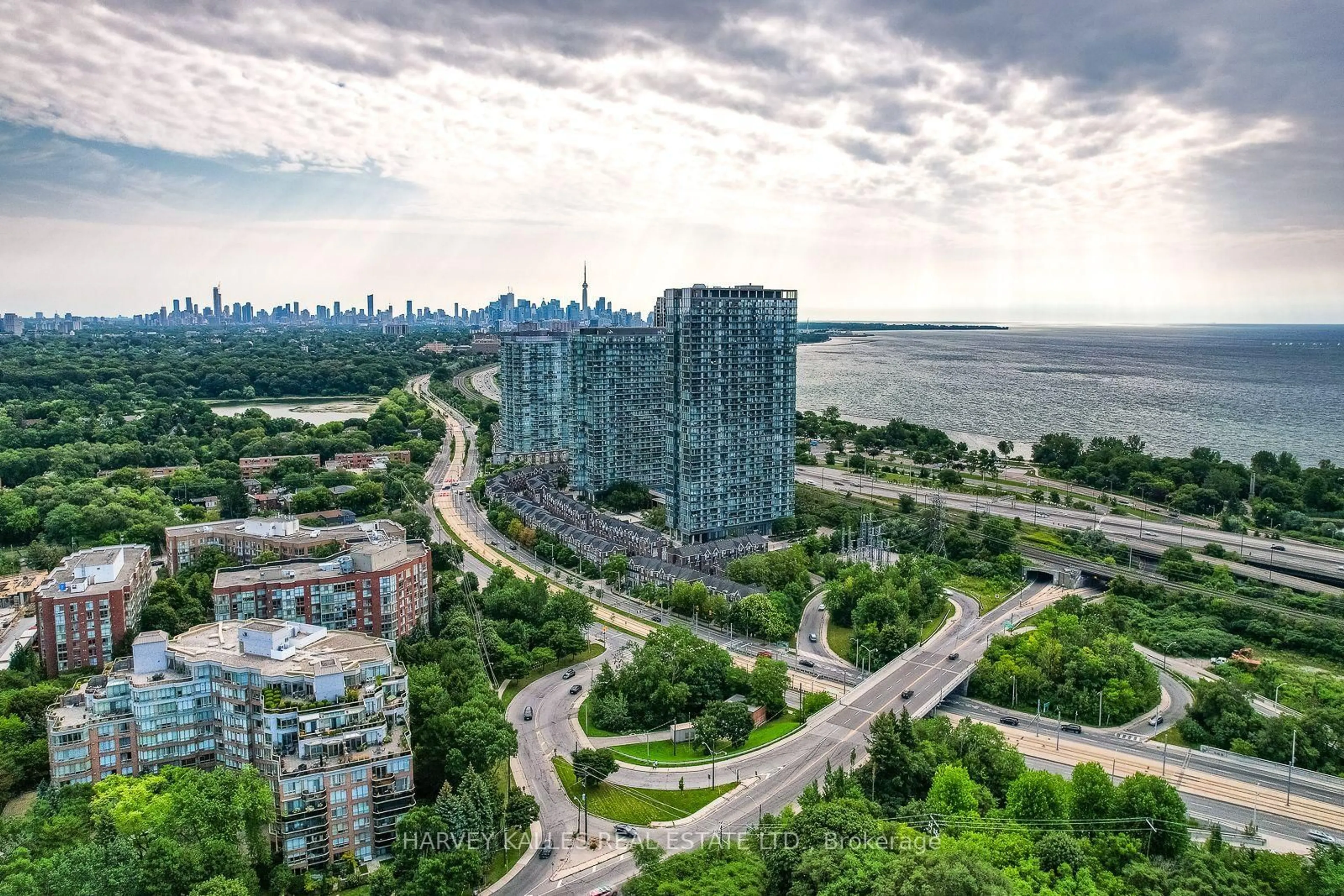 A pic from outside/outdoor area/front of a property/back of a property/a pic from drone, city buildings view from balcony for 20 Southport St #521, Toronto Ontario M6S 4Y8