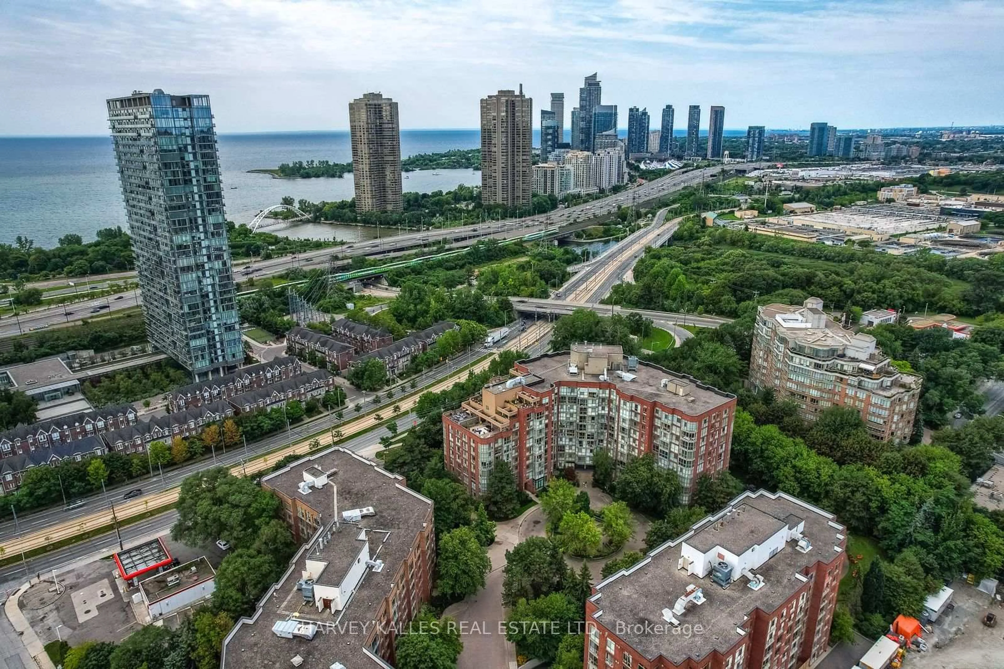 A pic from outside/outdoor area/front of a property/back of a property/a pic from drone, city buildings view from balcony for 20 Southport St #521, Toronto Ontario M6S 4Y8