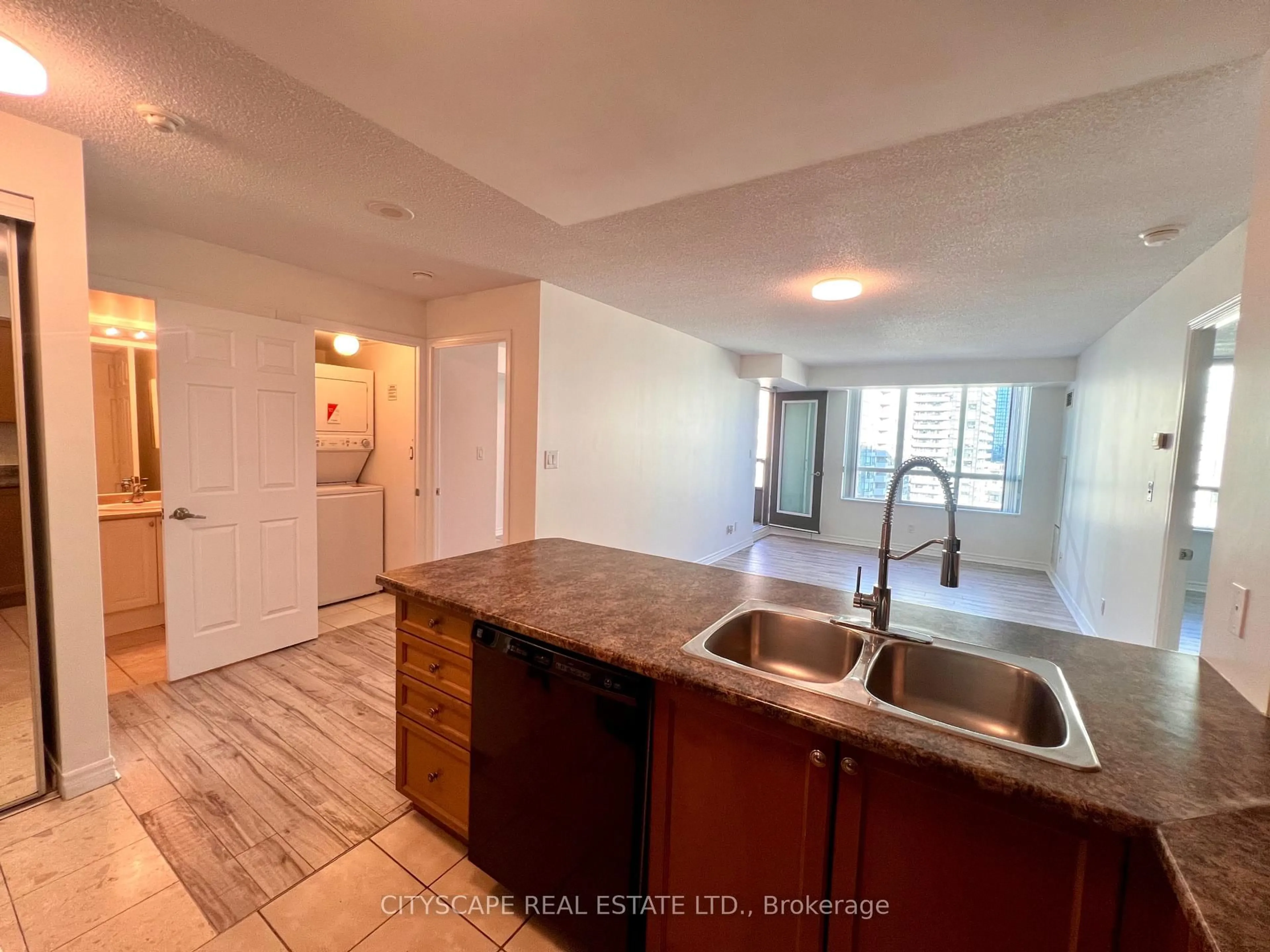 Standard kitchen, unknown for 335 Rathburn Rd #1808, Mississauga Ontario L5B 0C8