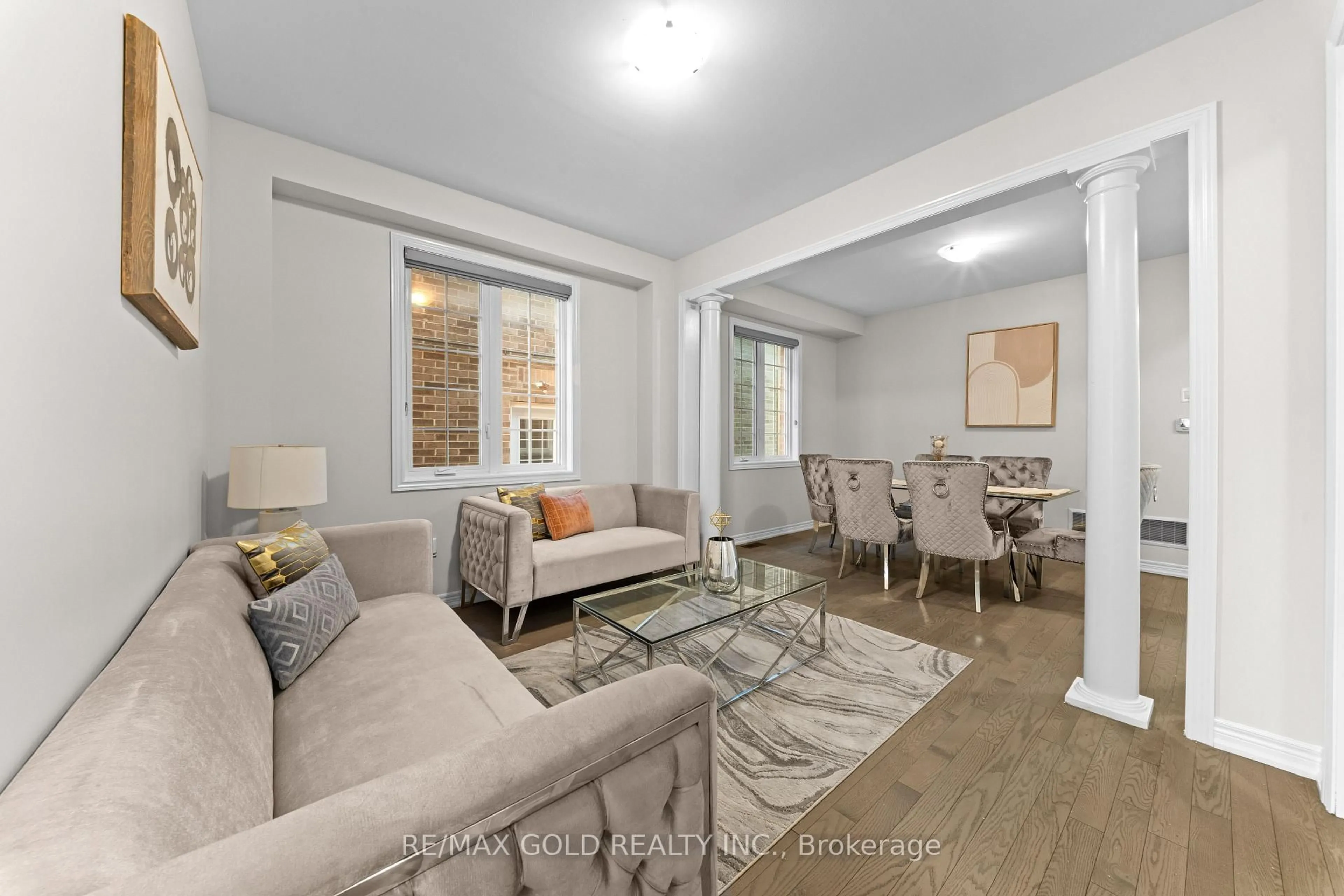 Living room with furniture, unknown for 26 Unwind Cres, Brampton Ontario L6X 5J6
