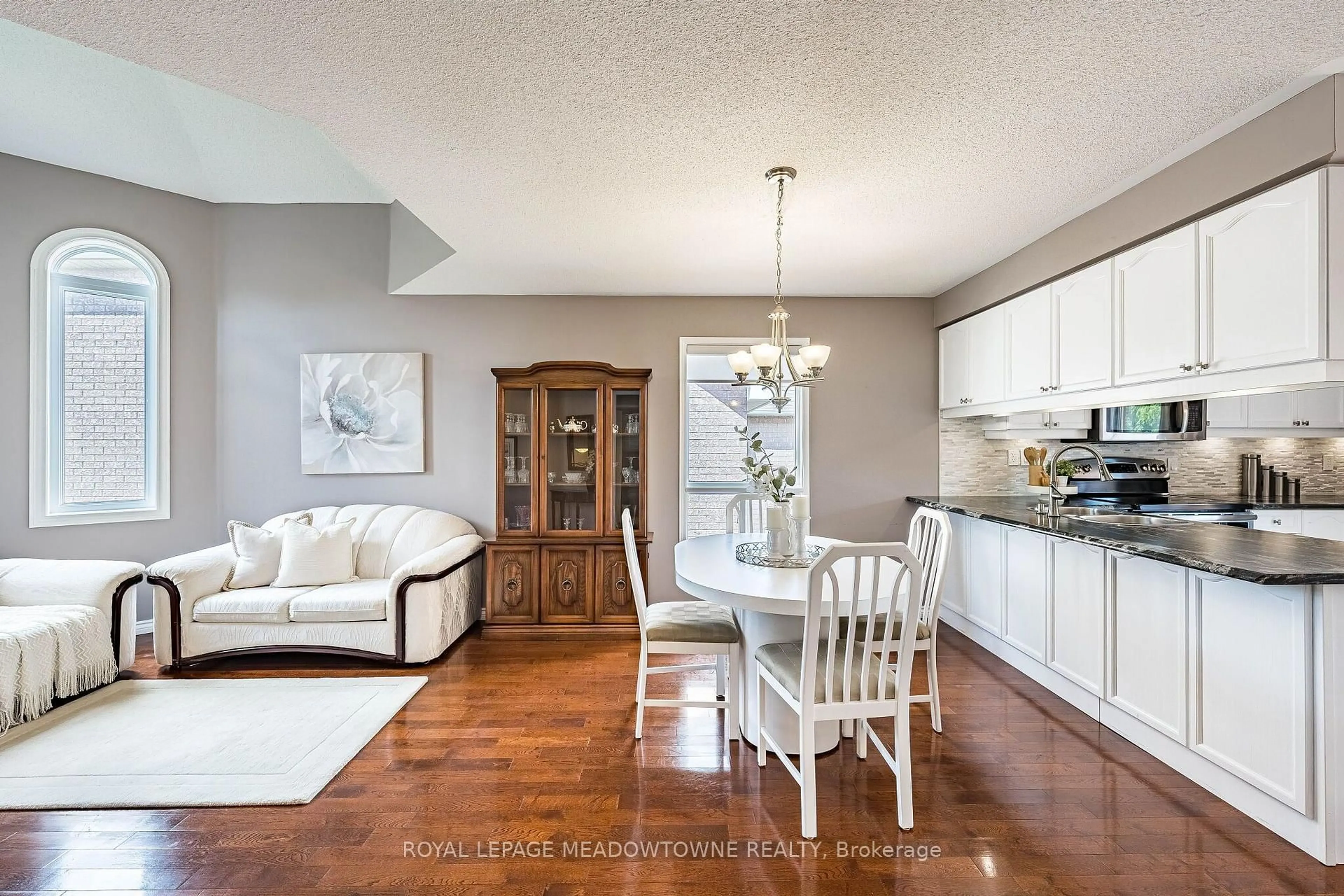 Open concept kitchen, unknown for 89 Standish St, Halton Hills Ontario L7G 5W3