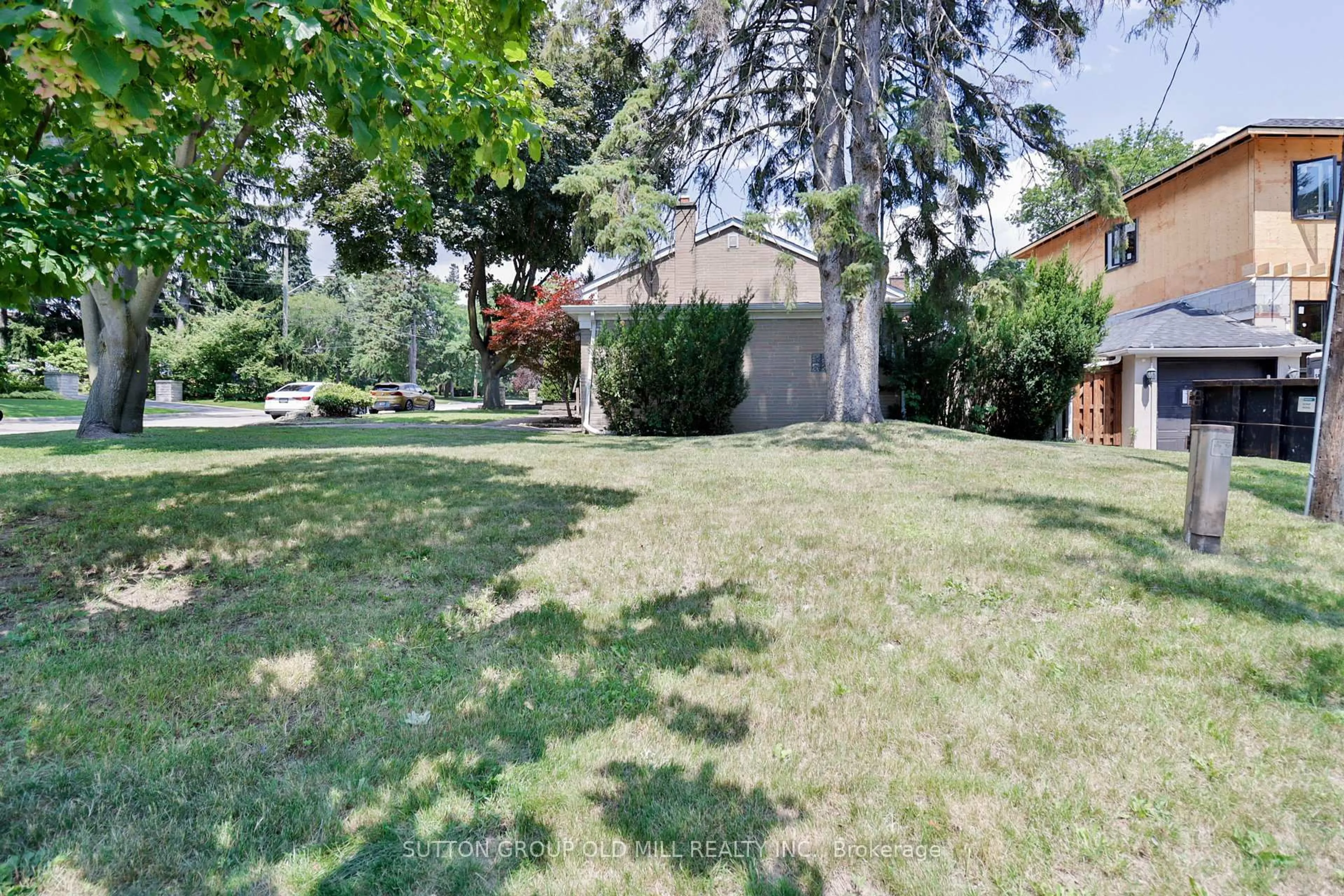 A pic from outside/outdoor area/front of a property/back of a property/a pic from drone, street for 1 Penhale Dr, Toronto Ontario M9P 2X3