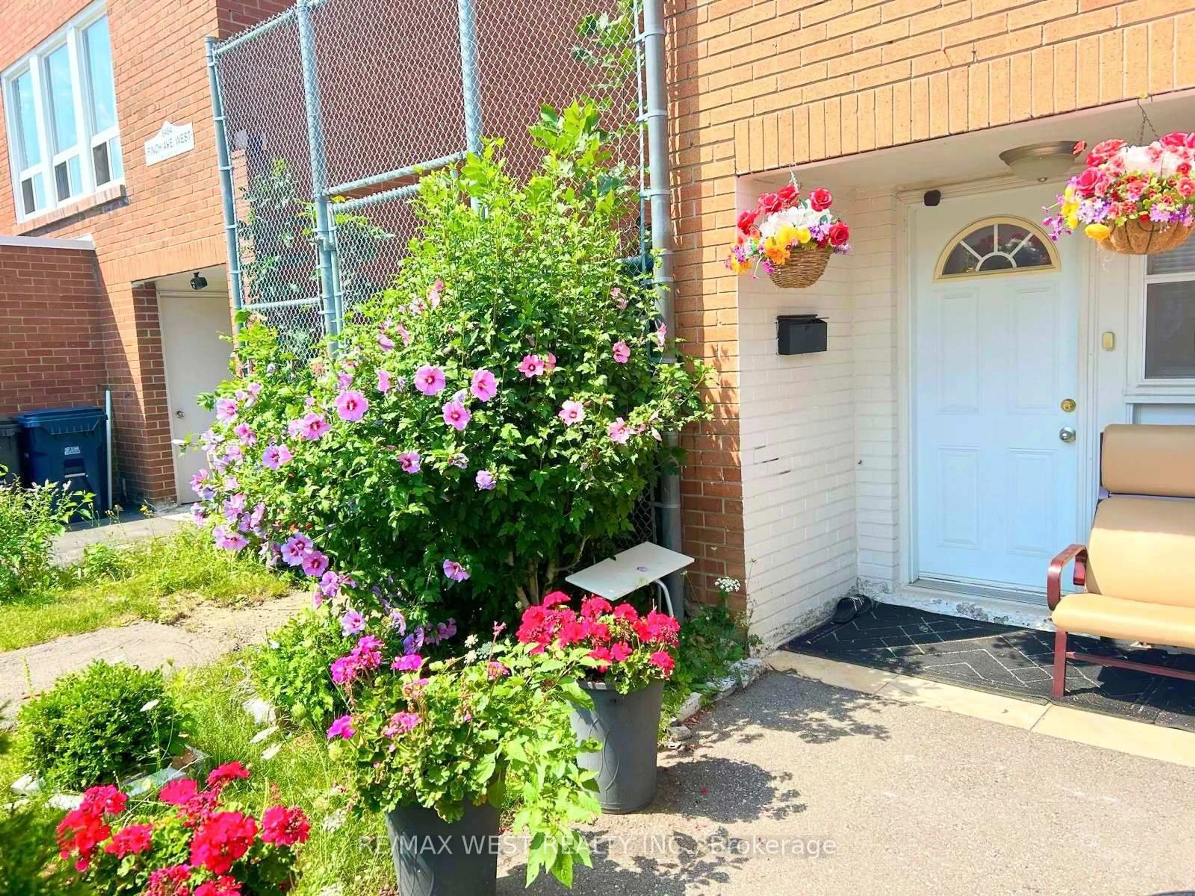 Unknown for 6458 Finch Ave #134, Toronto Ontario M9V 1T4