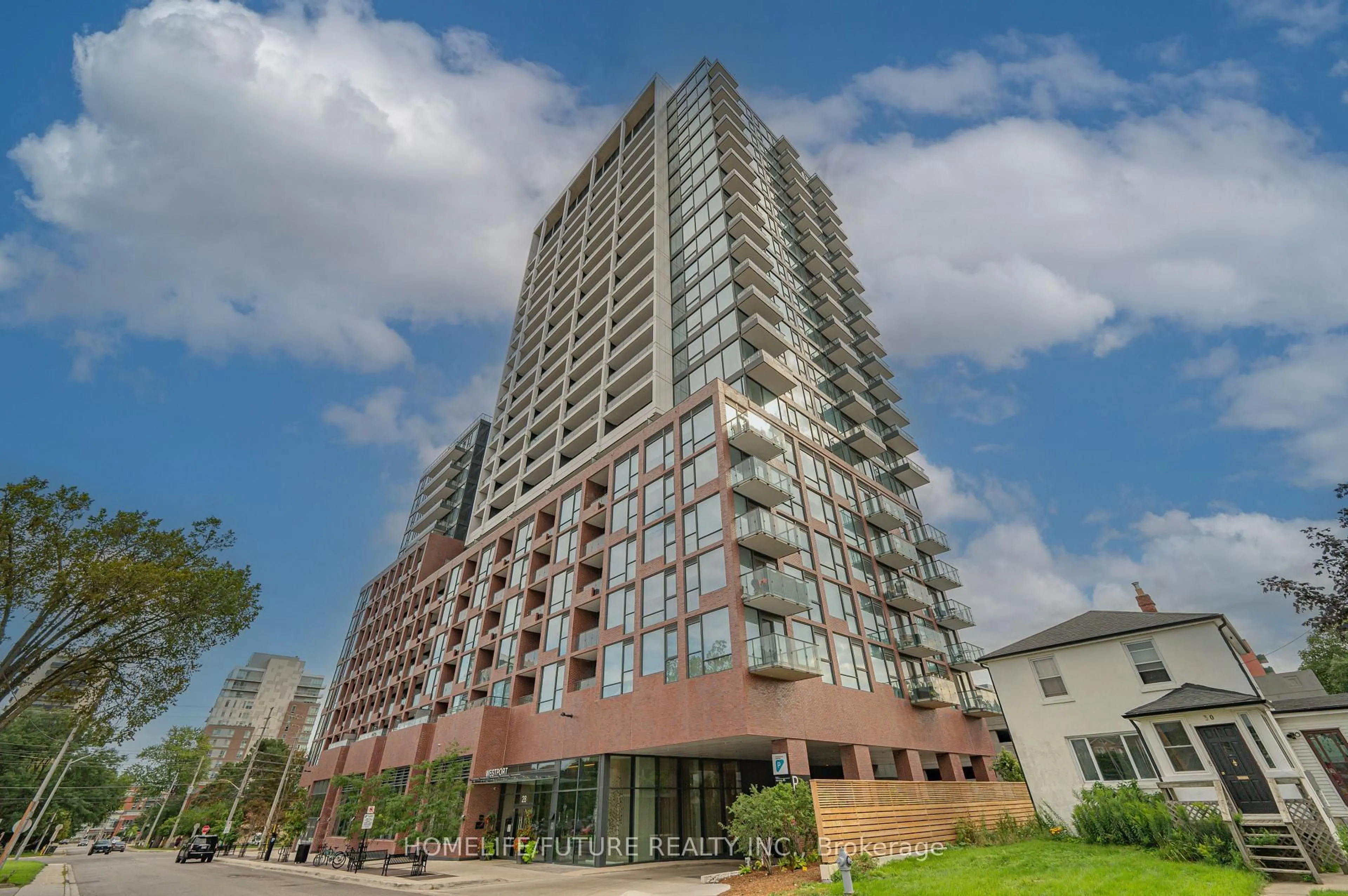 Unknown for 28 Ann St #208, Mississauga Ontario L5G 0E1