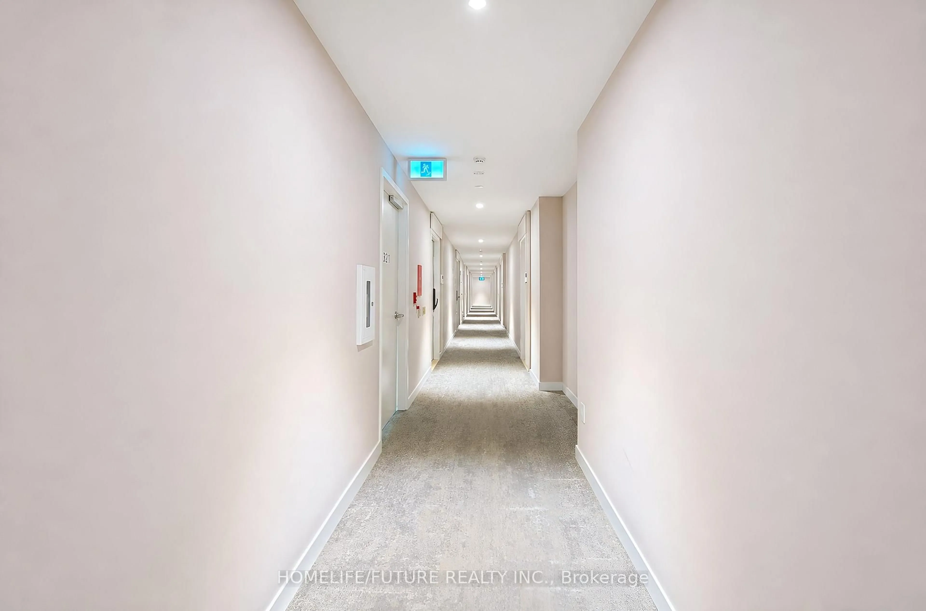 Indoor foyer for 28 Ann St #208, Mississauga Ontario L5G 0E1
