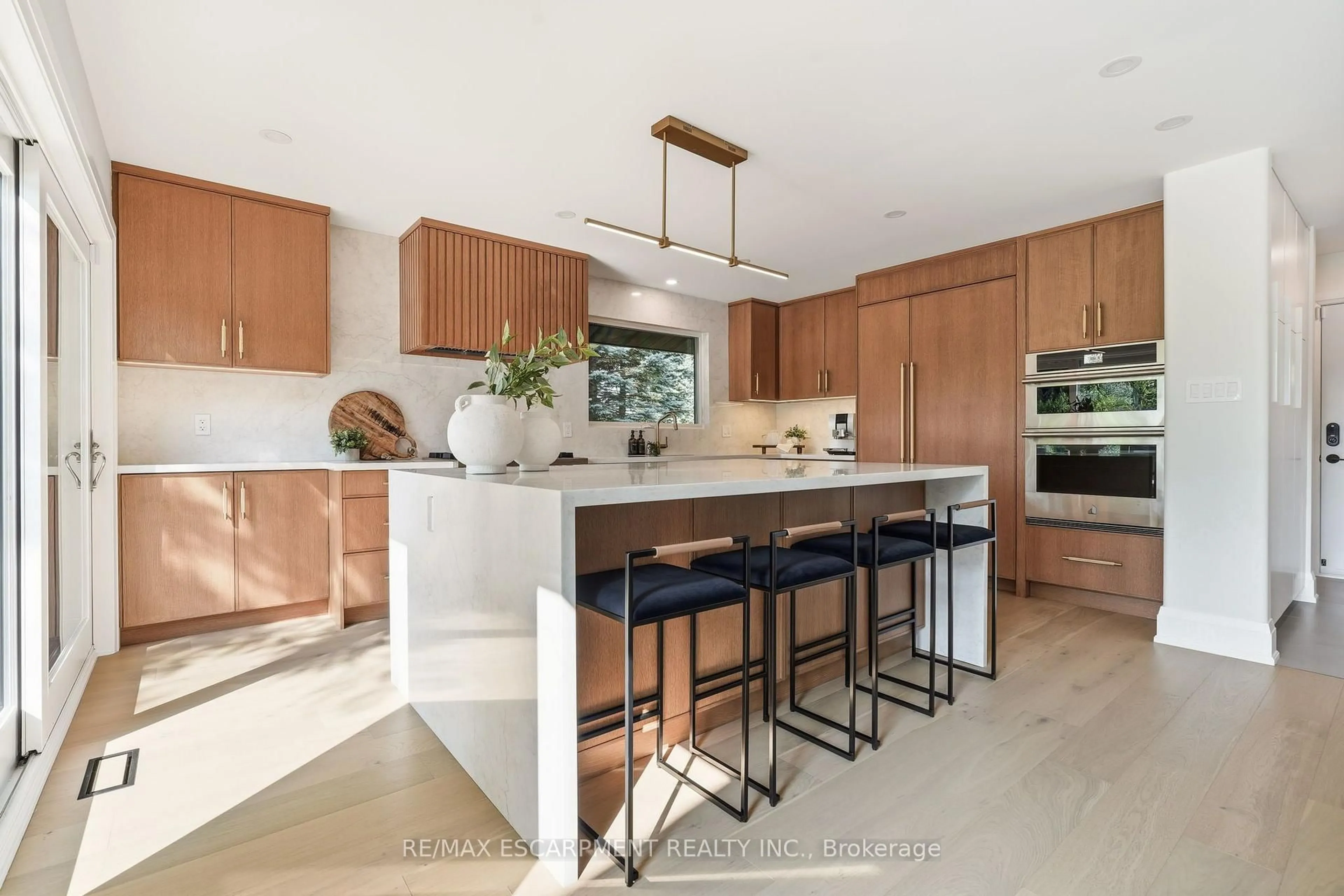 Contemporary kitchen, ceramic/tile floor for 1400 1 Side Rd, Burlington Ontario L7P 0R9
