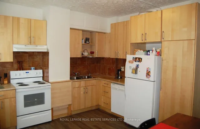 2 Saint Marks Rd, Toronto 5