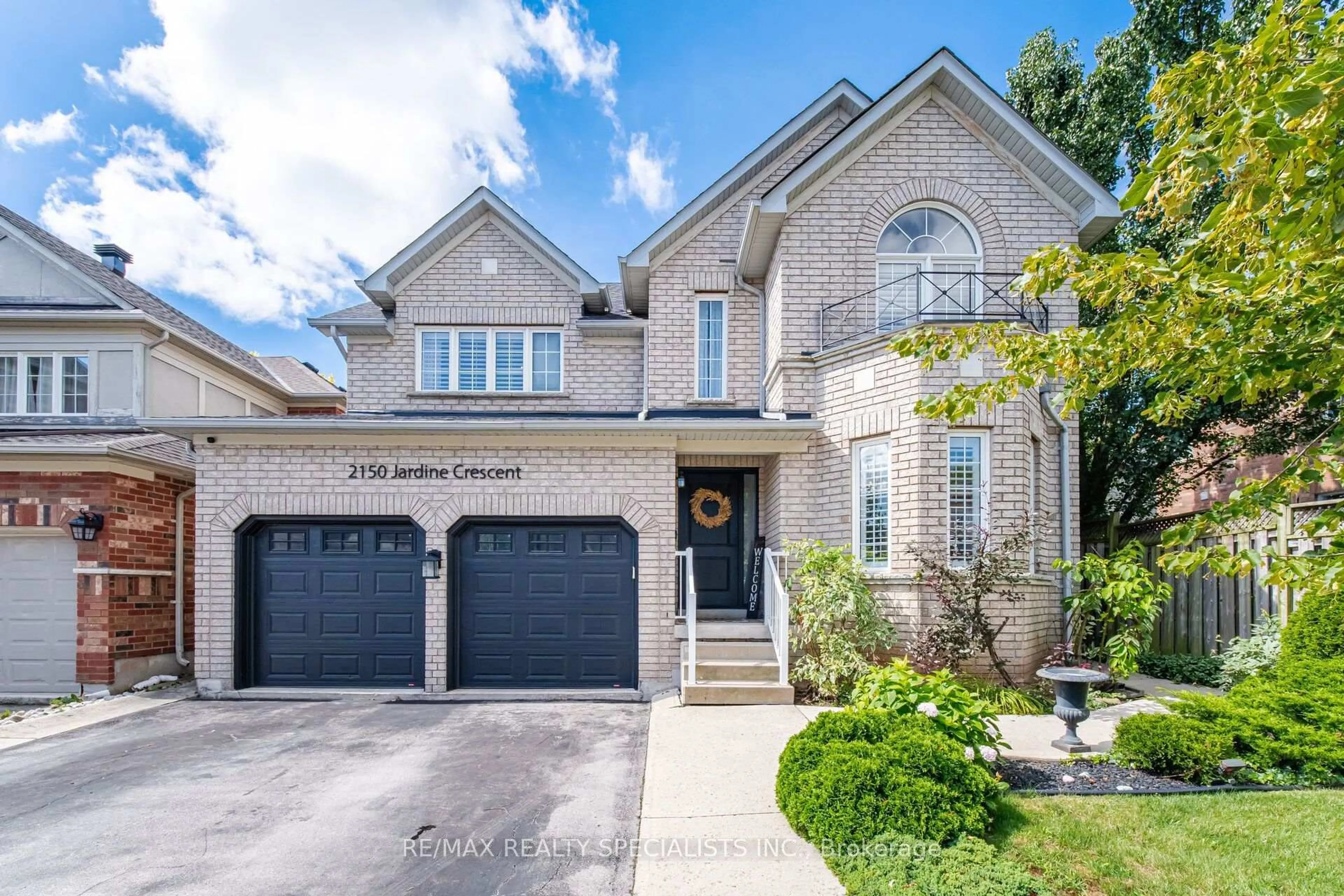 Home with brick exterior material, street for 2150 Jardine Cres, Burlington Ontario L7L 7K1
