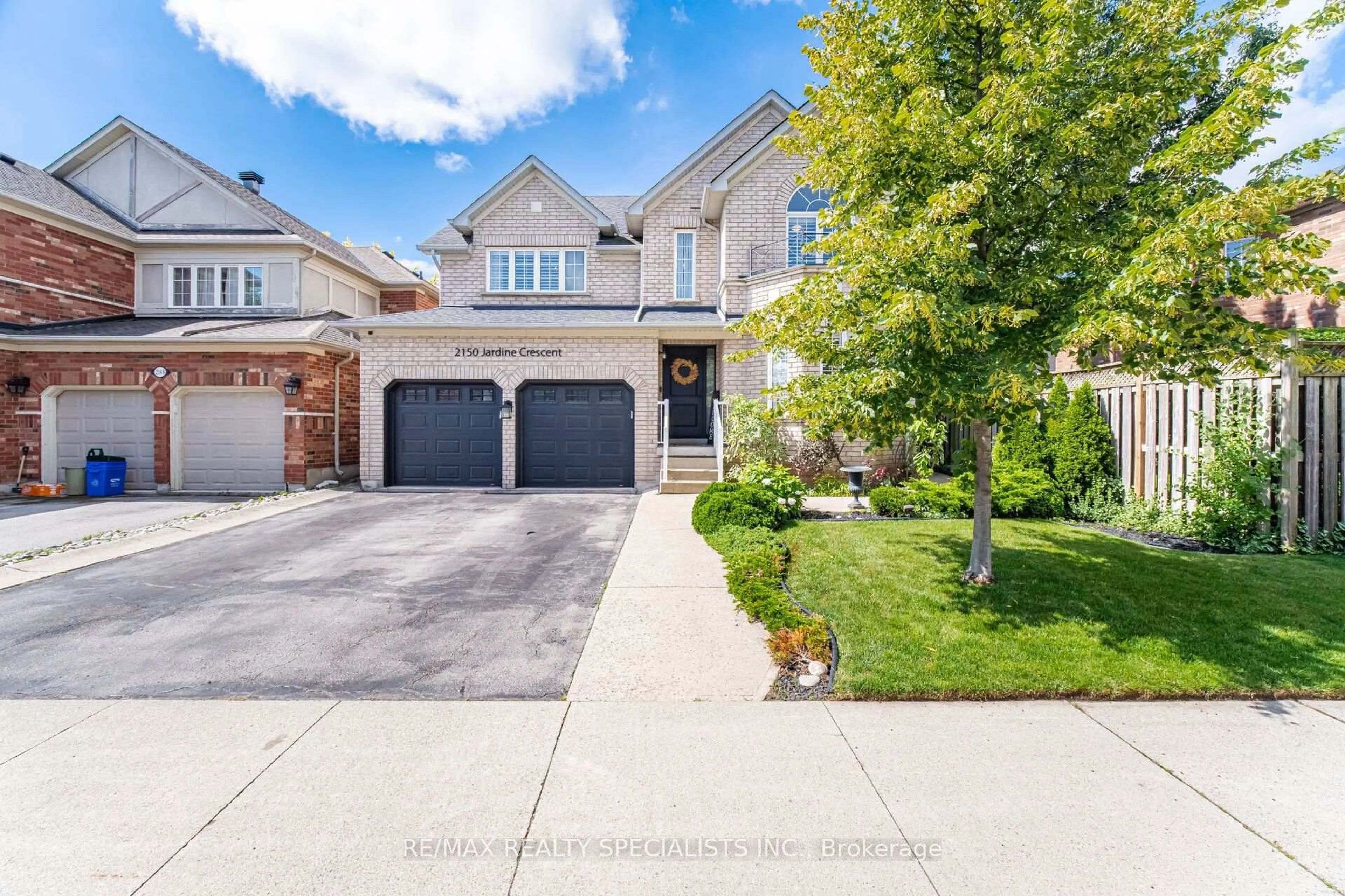 Home with brick exterior material, street for 2150 Jardine Cres, Burlington Ontario L7L 7K1