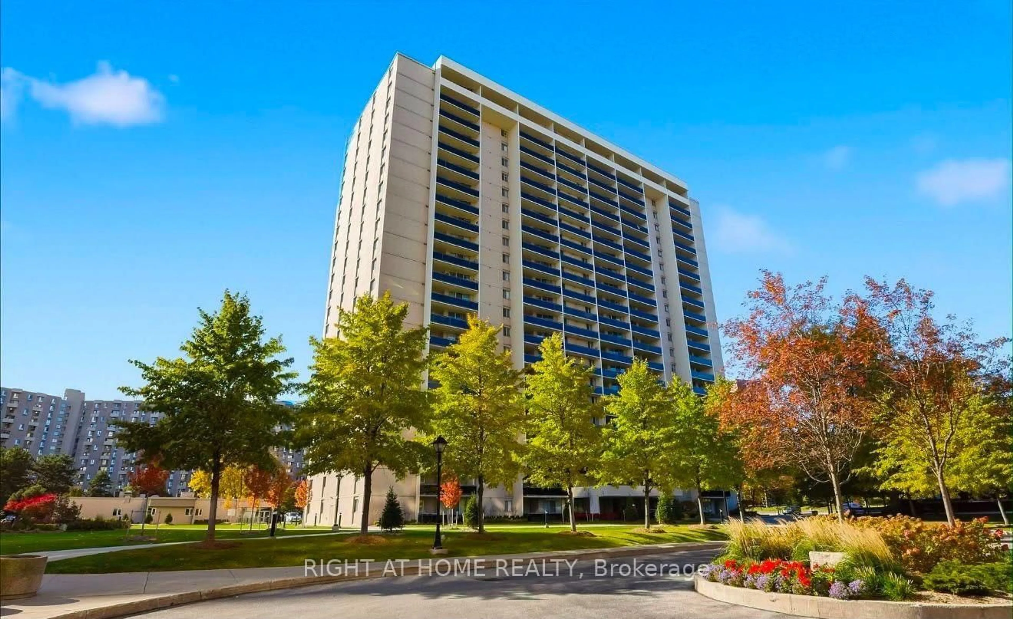 Unknown for 820 Burnhamthorpe Rd #1102, Toronto Ontario M9C 4W2