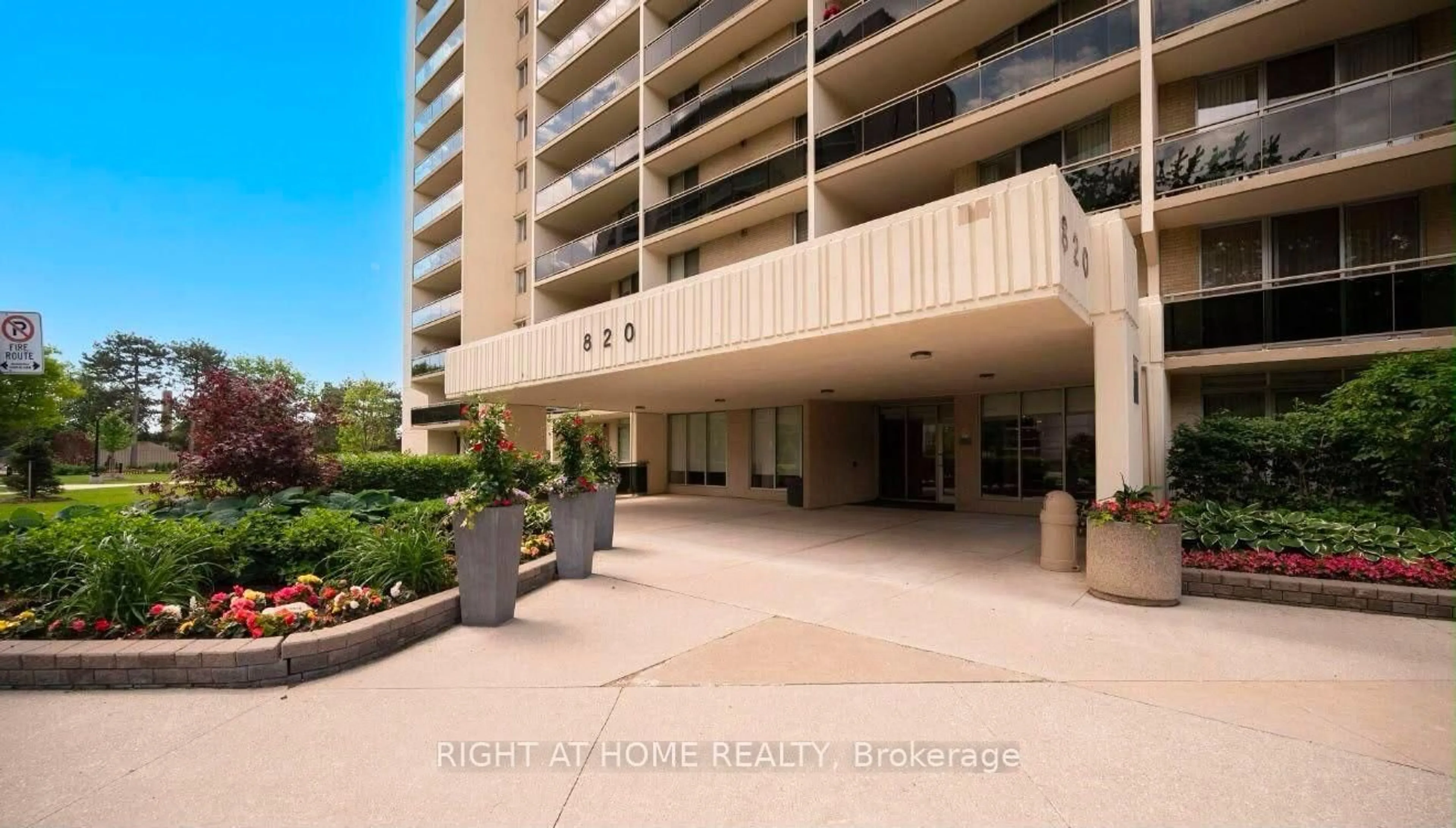 Unknown for 820 Burnhamthorpe Rd #1102, Toronto Ontario M9C 4W2