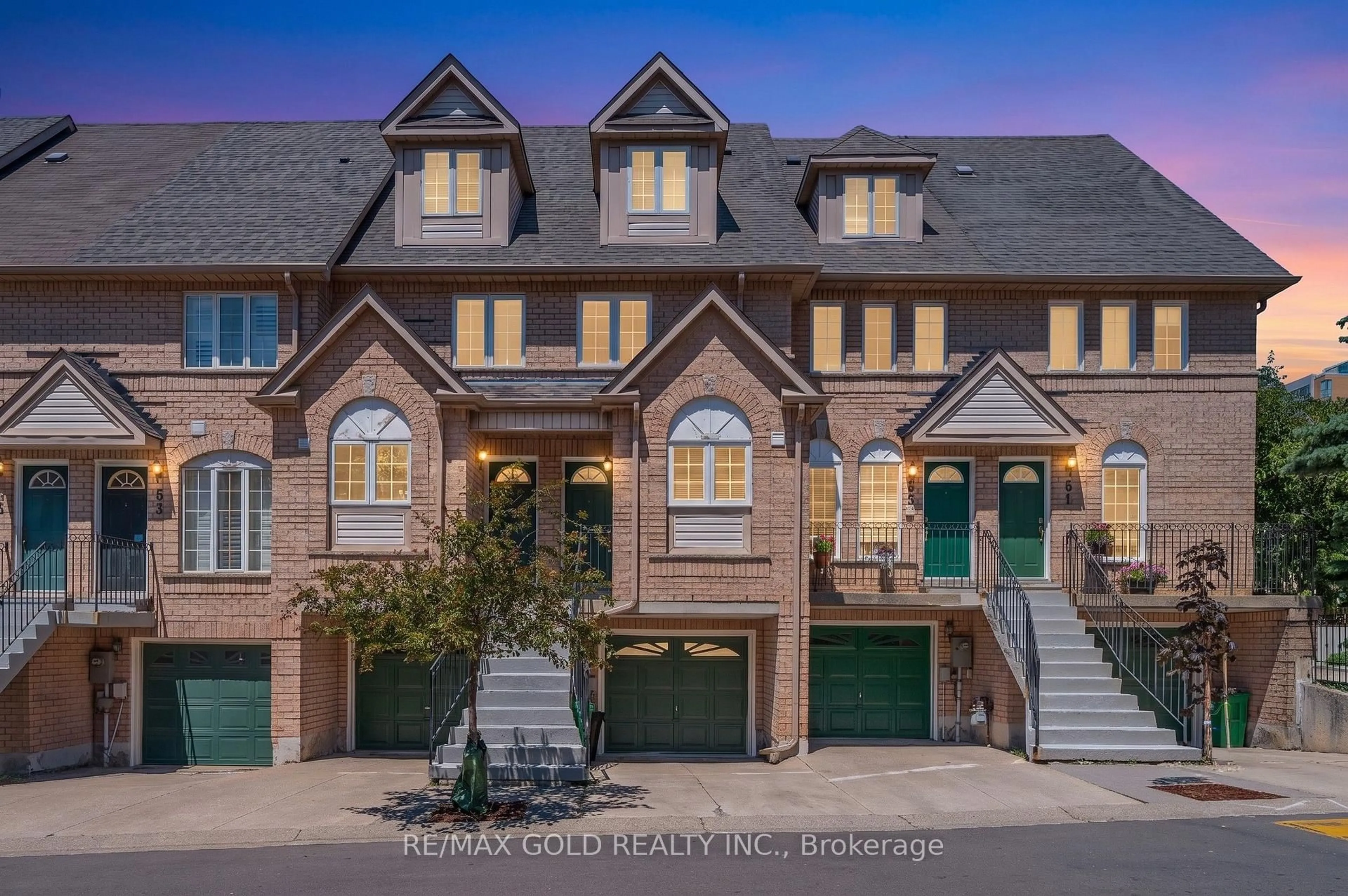 Home with brick exterior material, street for 80 Strathaven Dr #53, Mississauga Ontario L5R 3V9