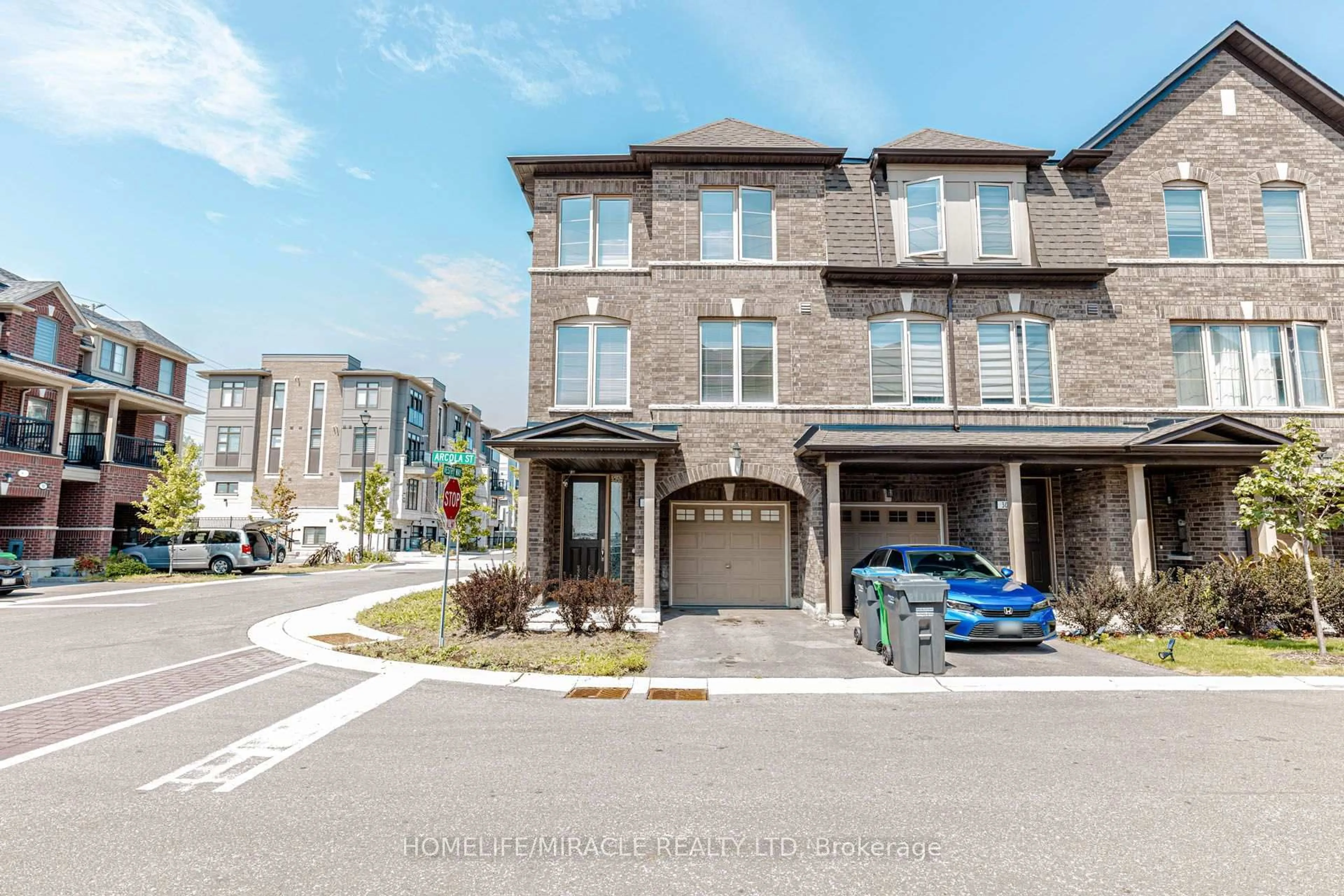 Home with brick exterior material, street for 32 Arcola St, Brampton Ontario L6P 4N7