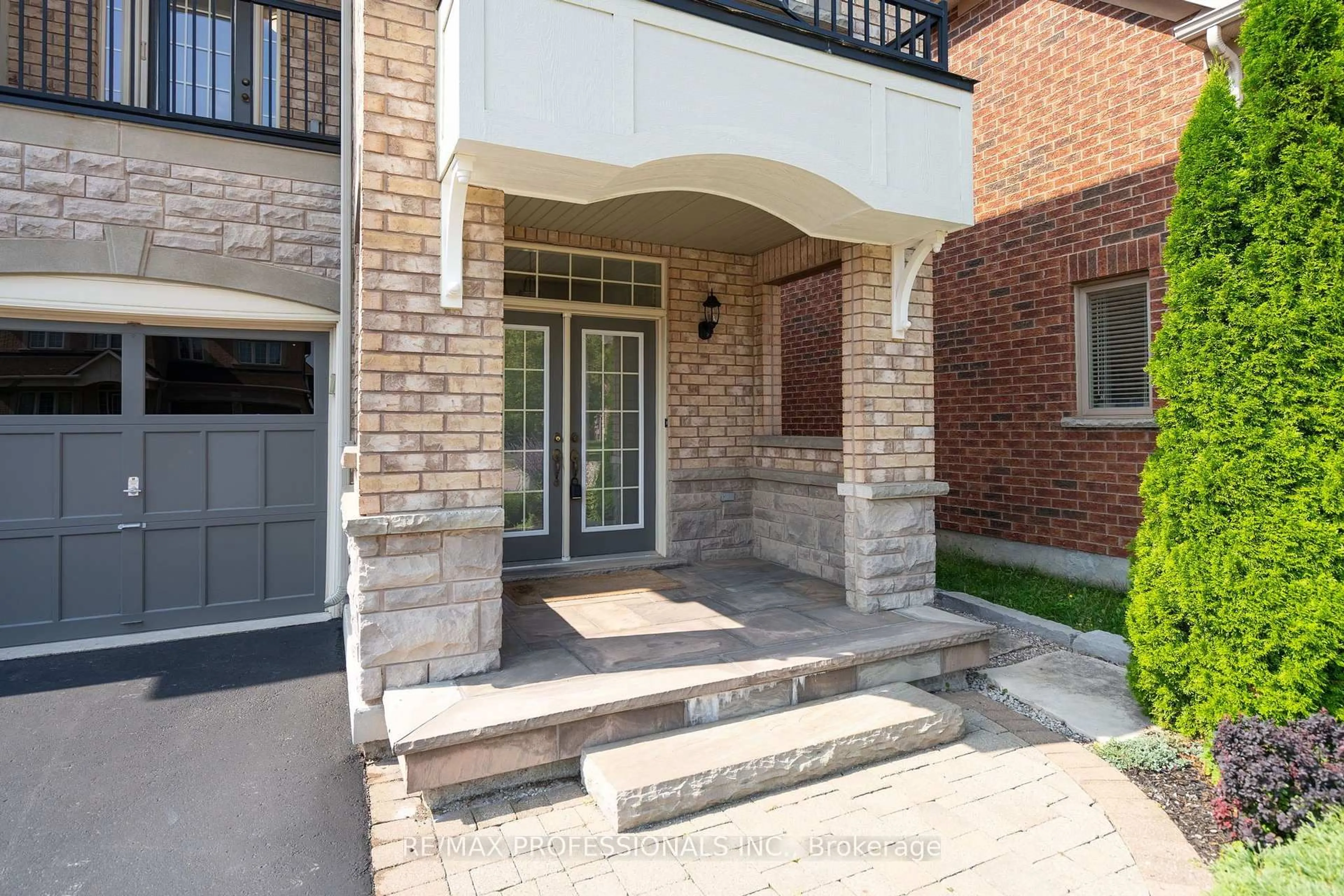 Unknown for 3184 Nixon Gate, Burlington Ontario L7M 0C6