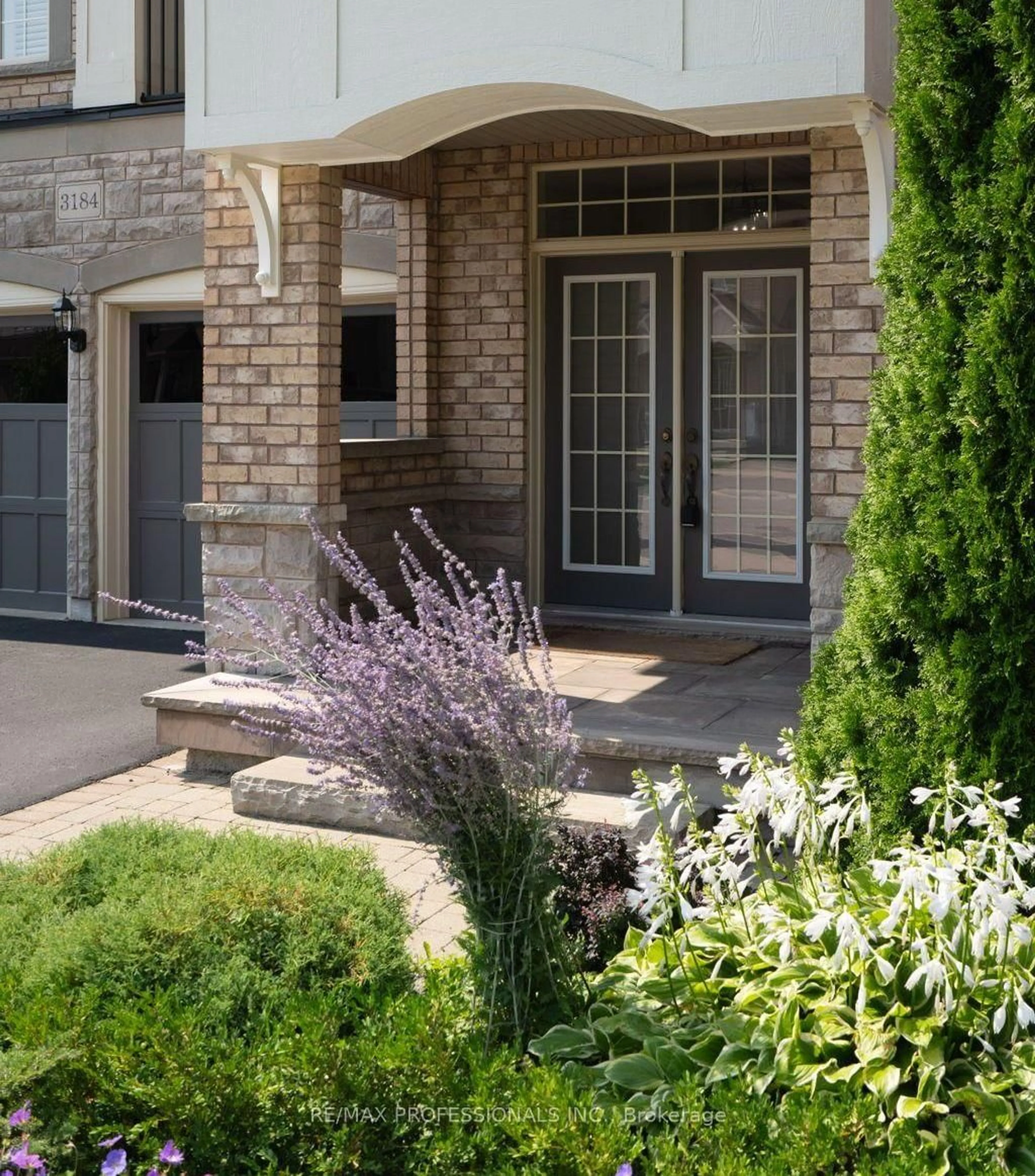 Home with brick exterior material, street for 3184 Nixon Gate, Burlington Ontario L7M 0C6