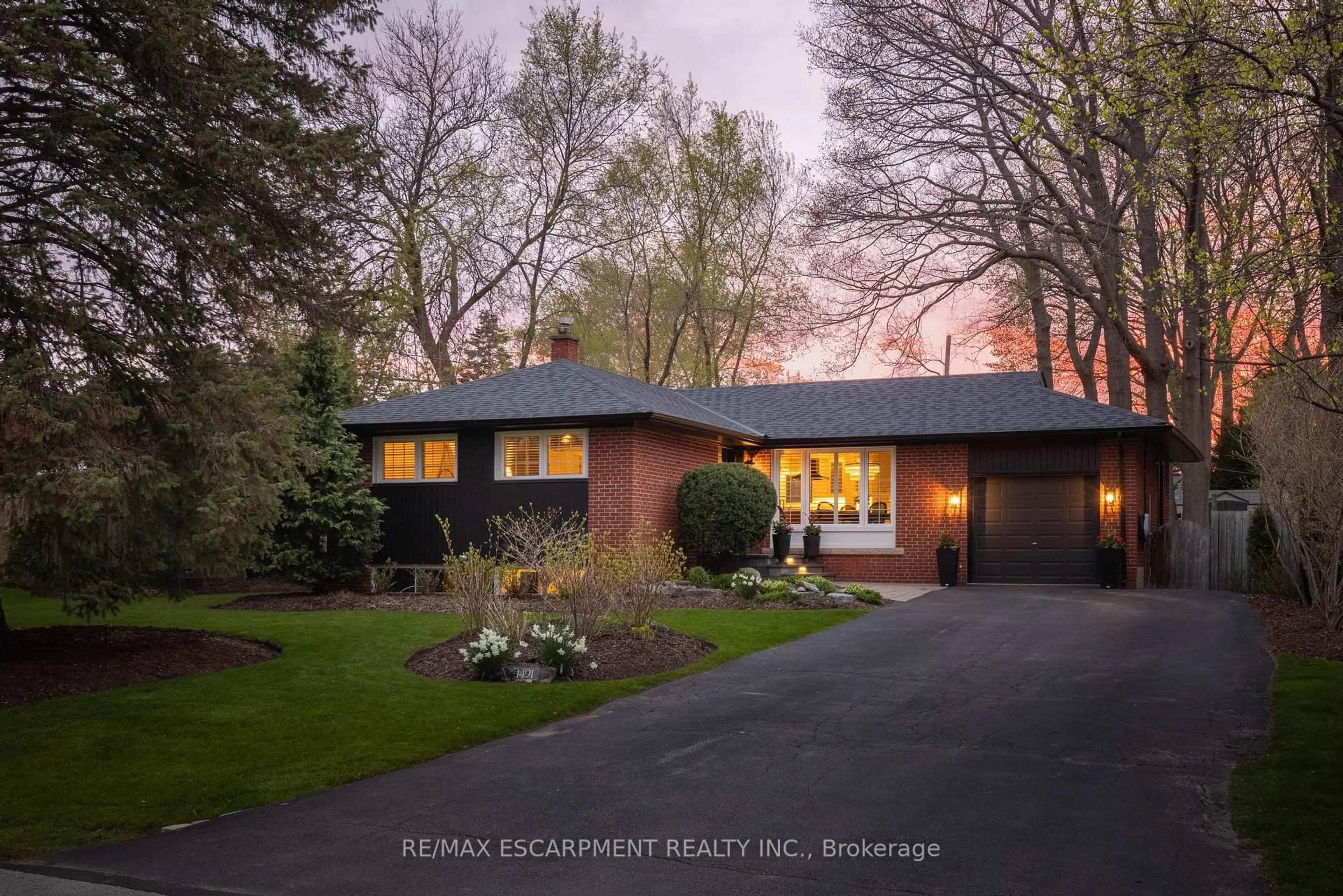 Home with brick exterior material, street for 1491 Trenton Rd, Oakville Ontario L6L 1K9