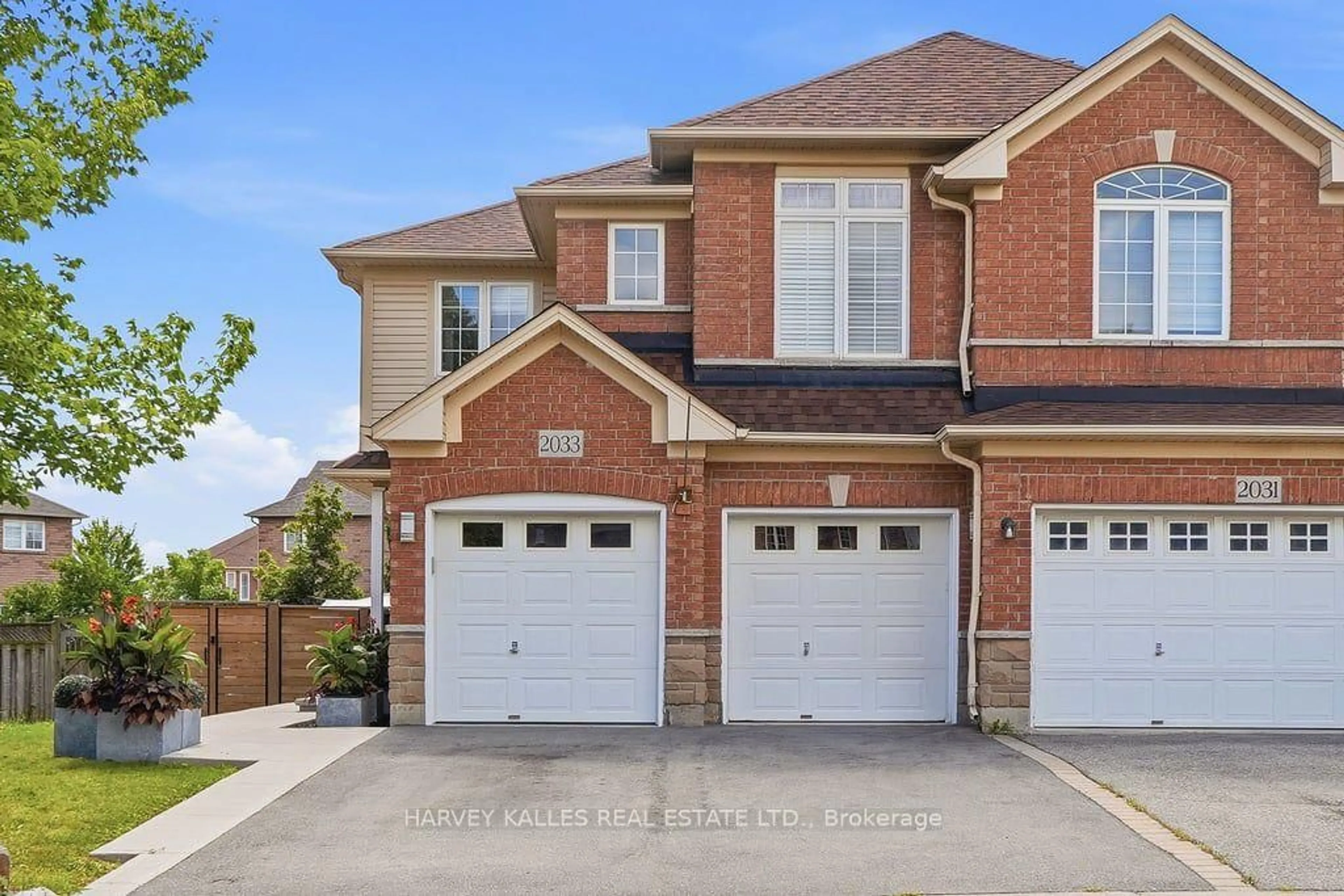 Home with brick exterior material, street for 2033 Redstone Cres, Oakville Ontario L6M 5B2