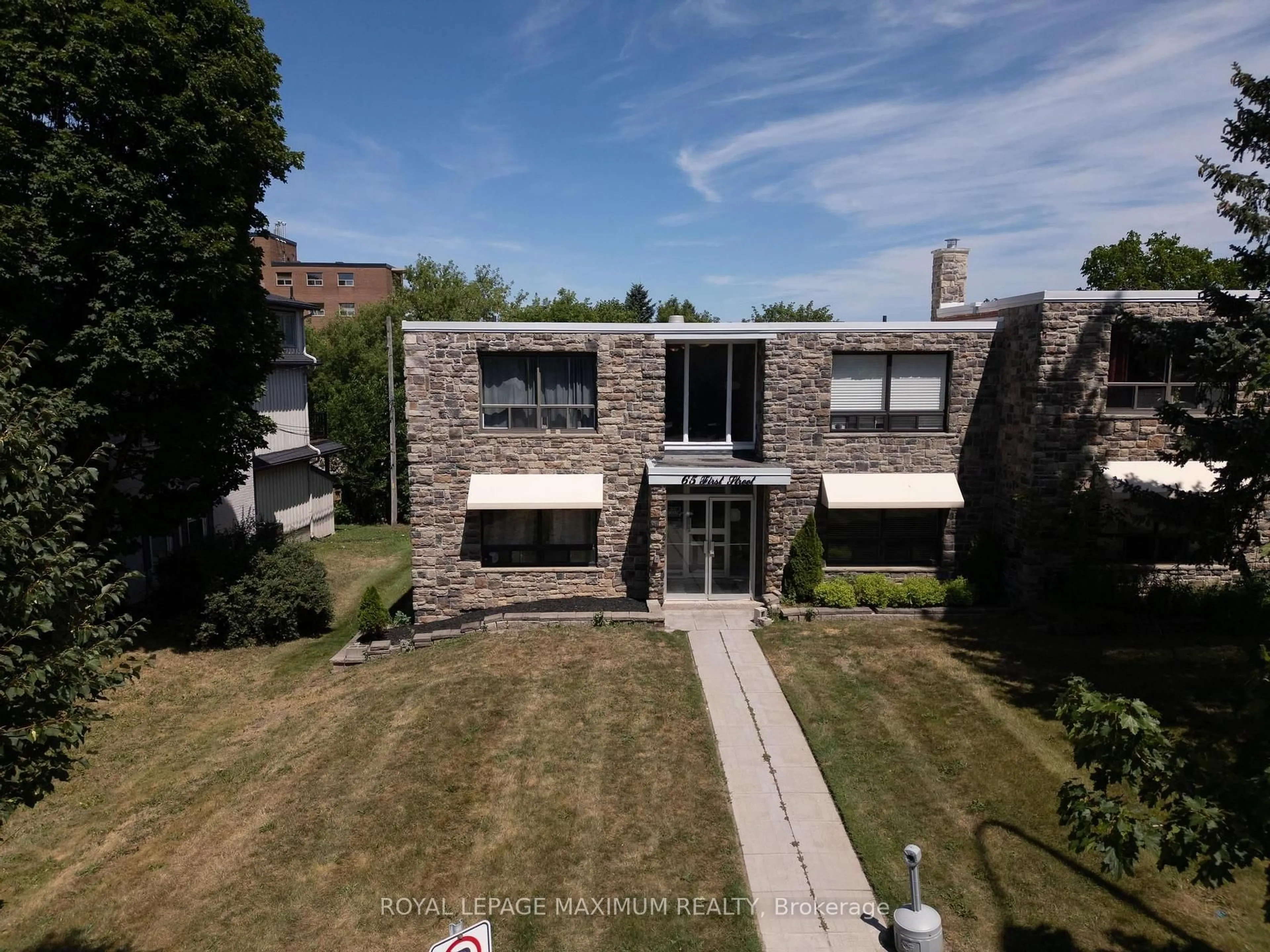 A pic from outside/outdoor area/front of a property/back of a property/a pic from drone, building for 65 First St #B2, Orangeville Ontario L9W 2E6