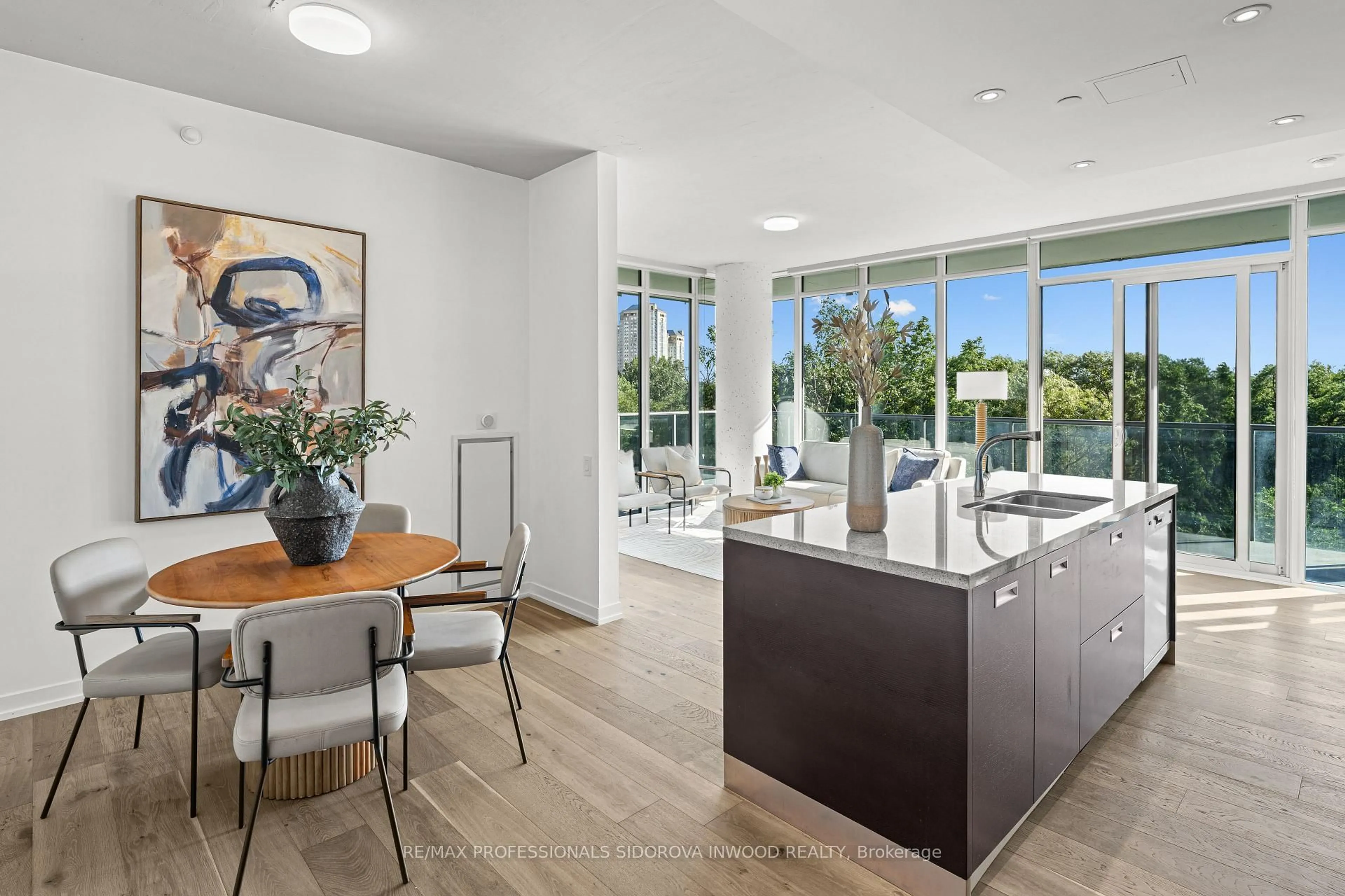 Open concept kitchen, ceramic/tile floor for 88 Park Lawn Rd #305, Toronto Ontario M8Y 0B5