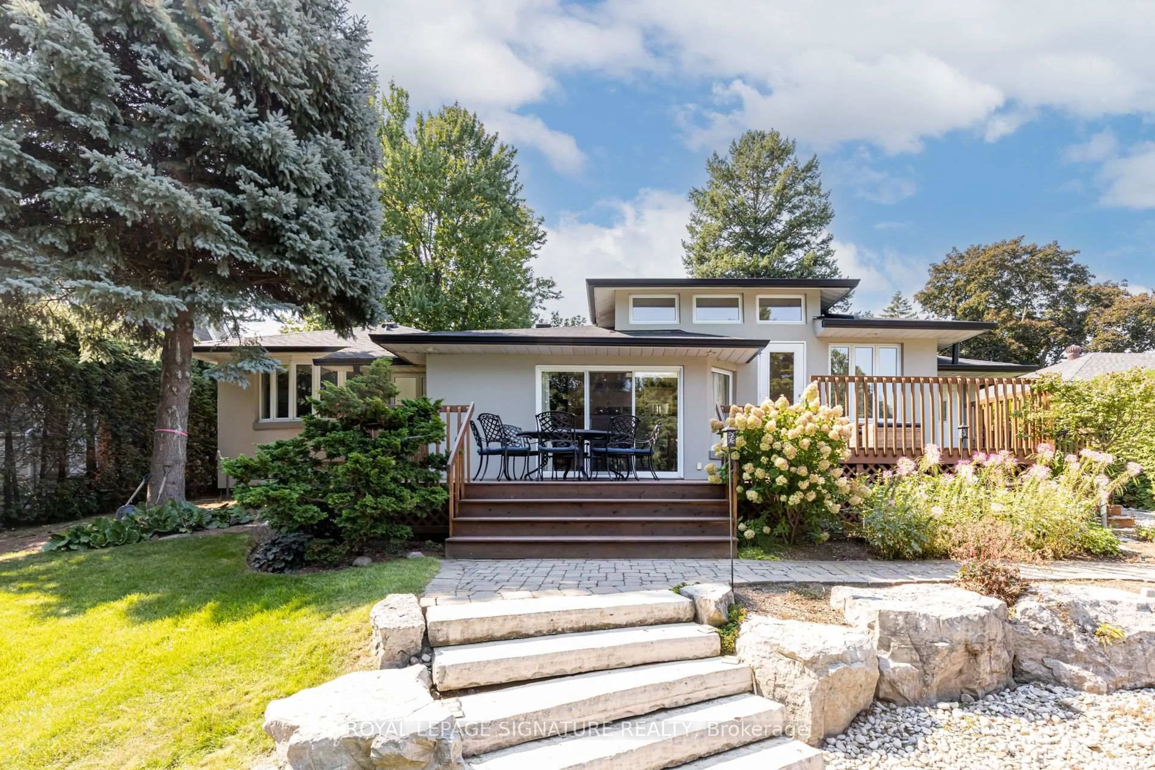 Unknown for 383 Maplehurst Ave, Oakville Ontario L6L 4Y3
