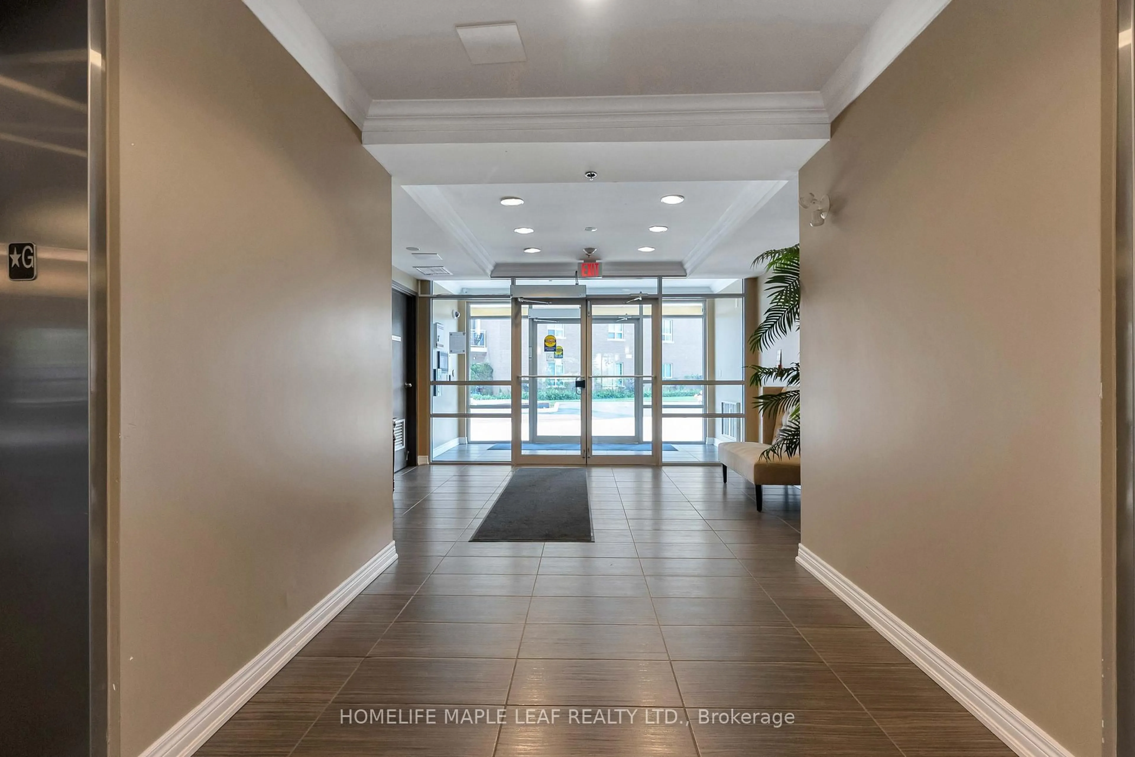Indoor foyer for 1421 Costigan Rd #307, Milton Ontario L9T 2N4