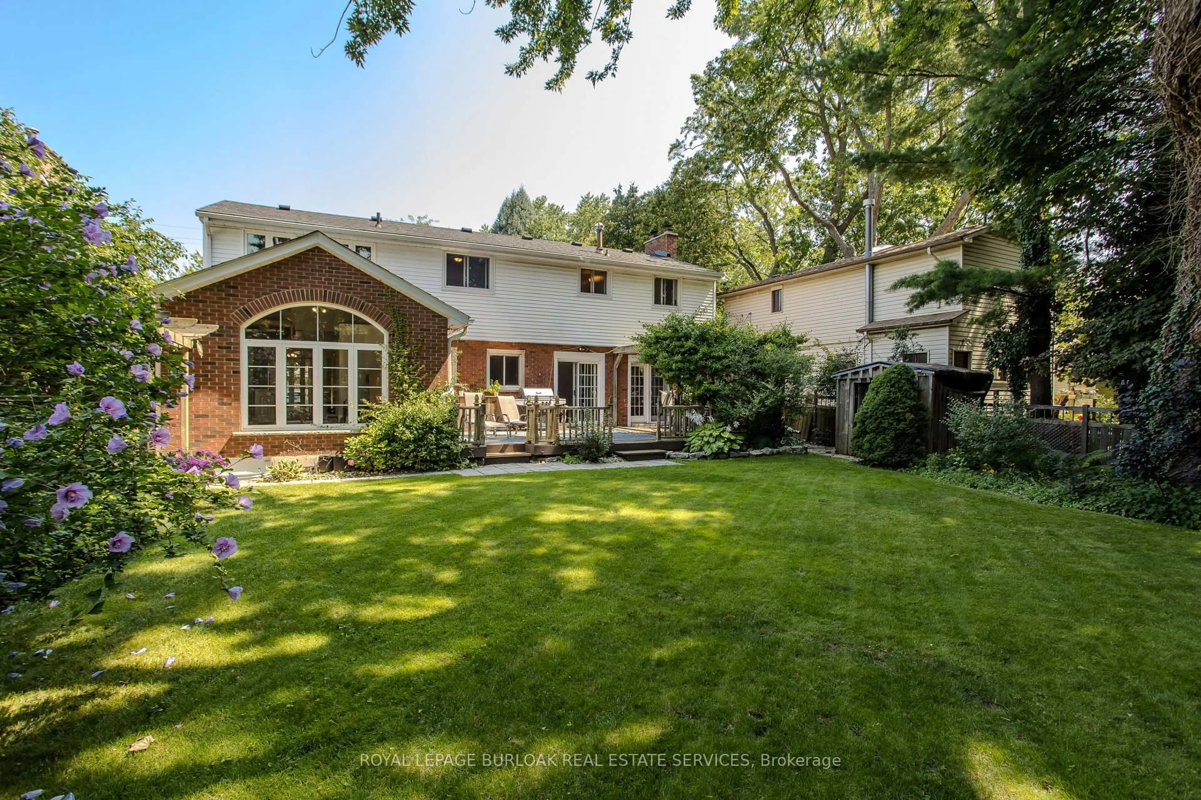 Patio, unknown for 274 Belvenia Rd, Burlington Ontario L7L 2G4
