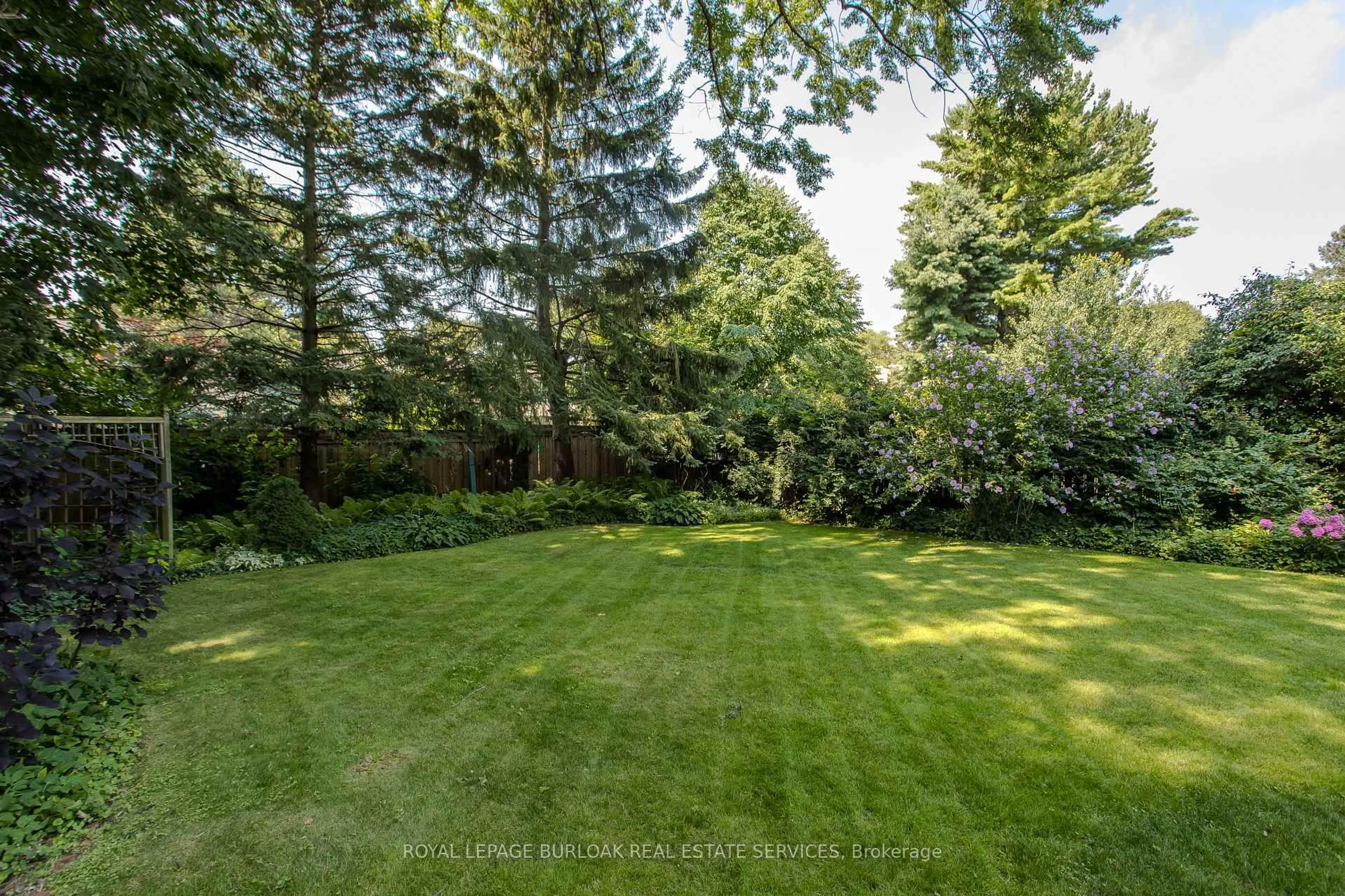 Patio, forest/trees view for 274 Belvenia Rd, Burlington Ontario L7L 2G4