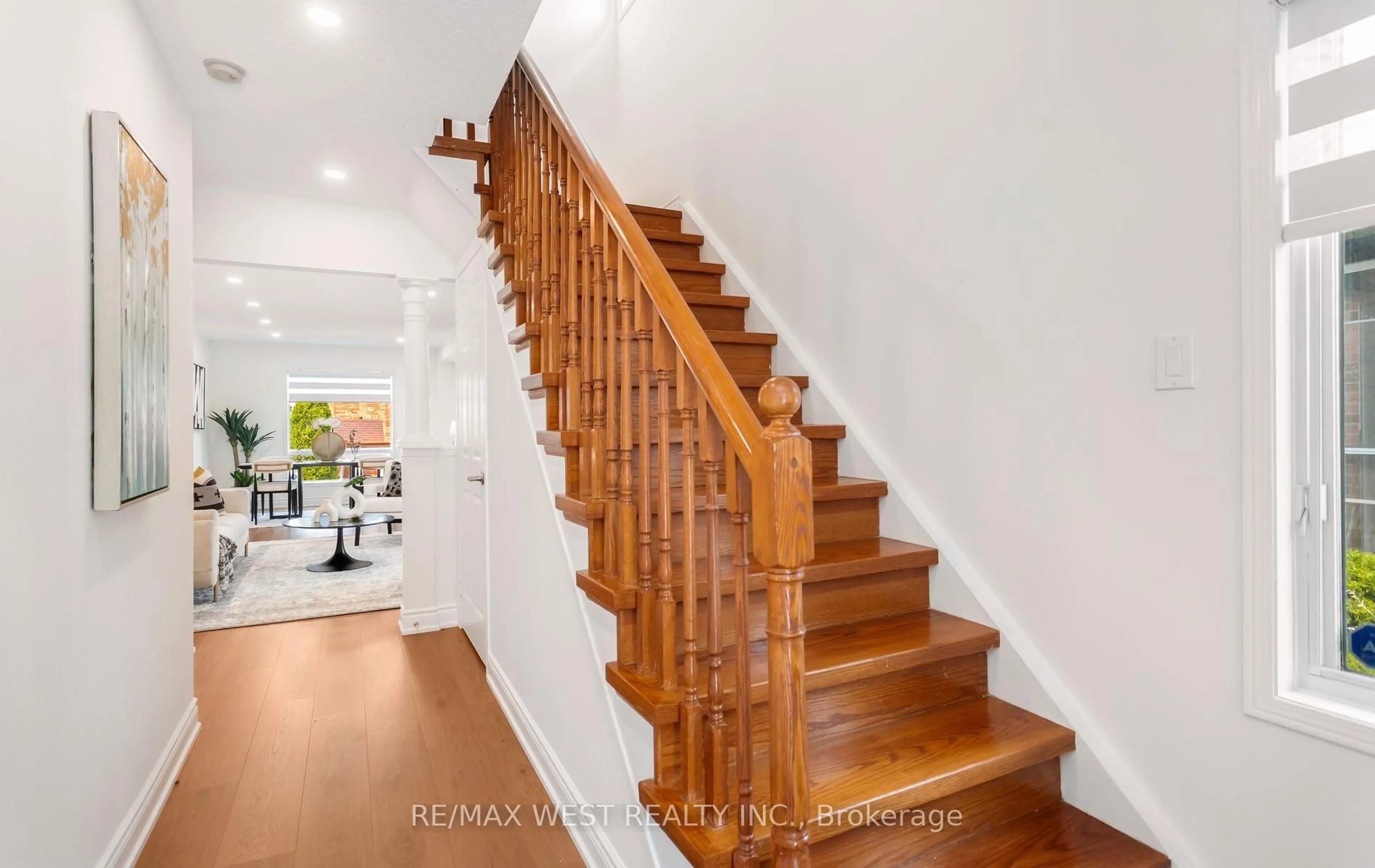 Stairs for 5239 Bushelgrove Circ, Mississauga Ontario L5M 6C5