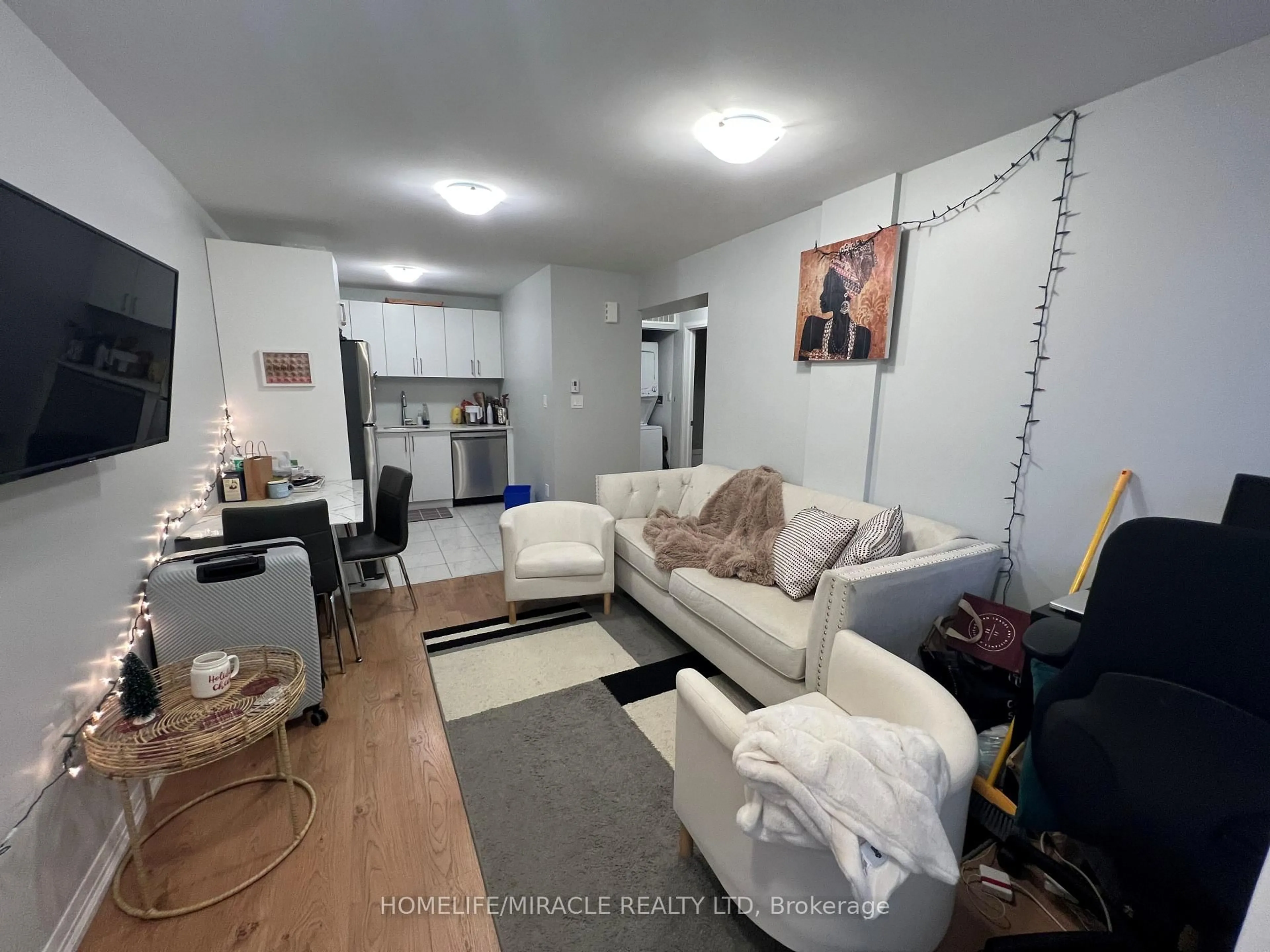 A pic of a room for 1165 Journeyman Lane #108, Mississauga Ontario L5J 0B6