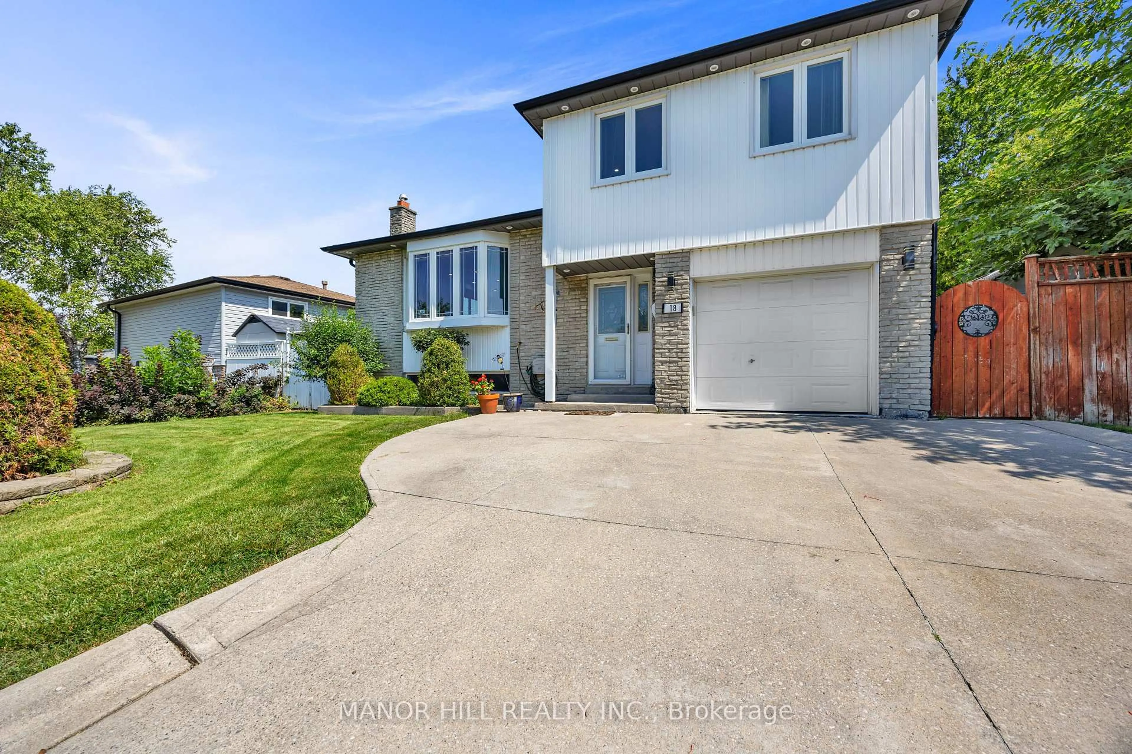 A pic from outside/outdoor area/front of a property/back of a property/a pic from drone, street for 18 Greenbriar Rd, Brampton Ontario L6S 1V9