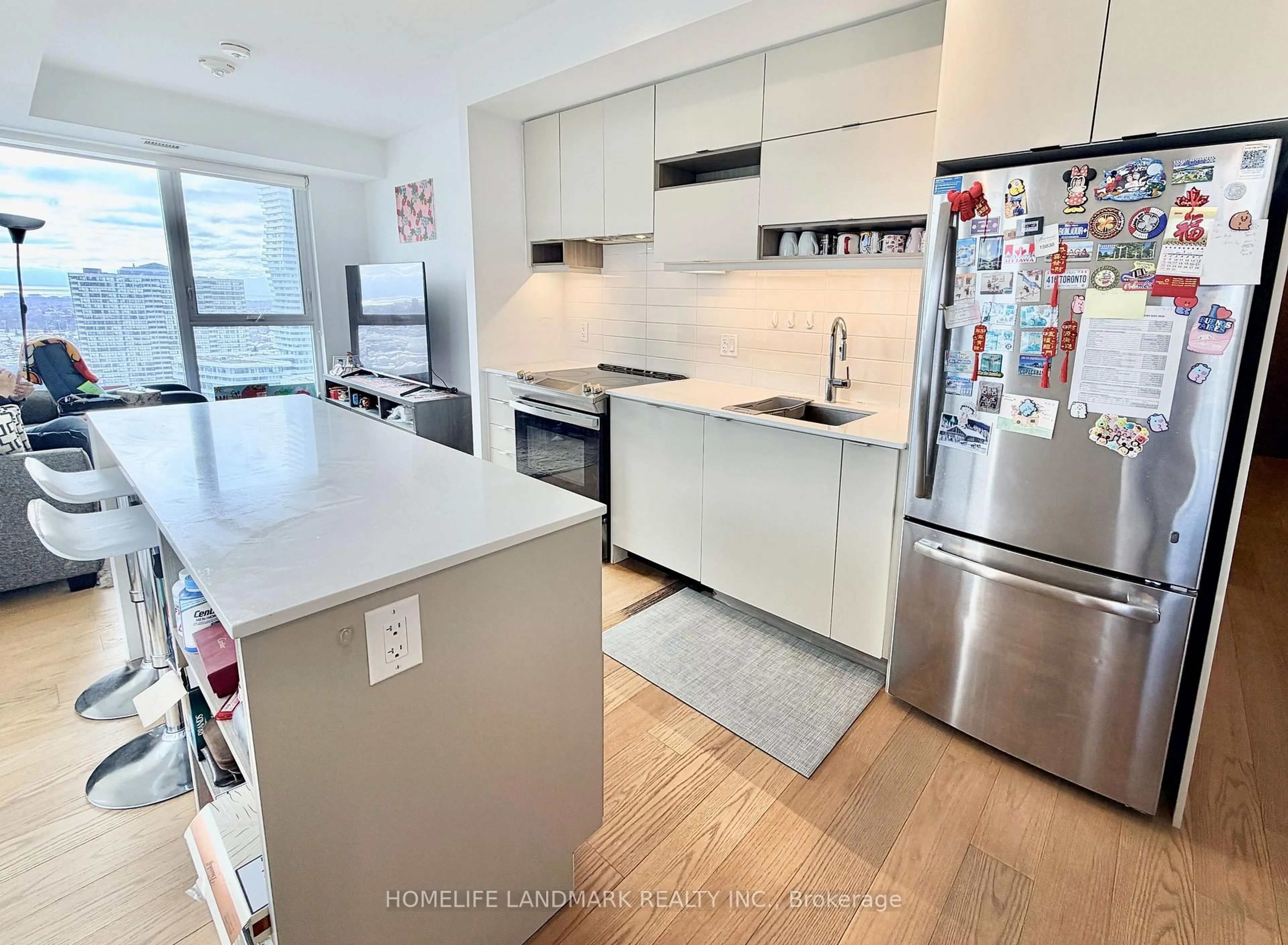 Open concept kitchen, unknown for 4065 Confederation Pkwy #1808, Mississauga Ontario L5B 0L4