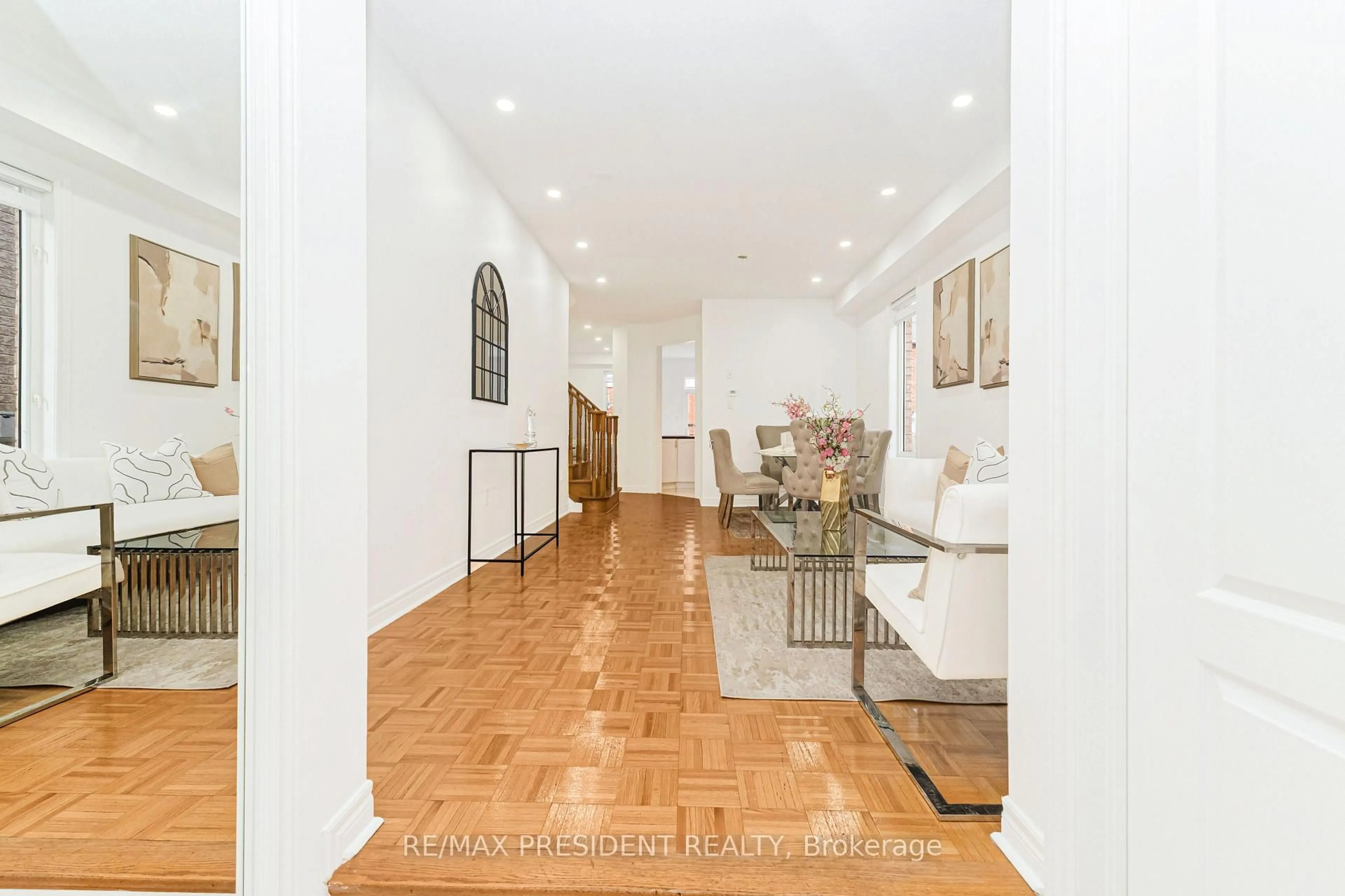 Indoor foyer for 29 Prudhomme Dr, Brampton Ontario L6R 0G9