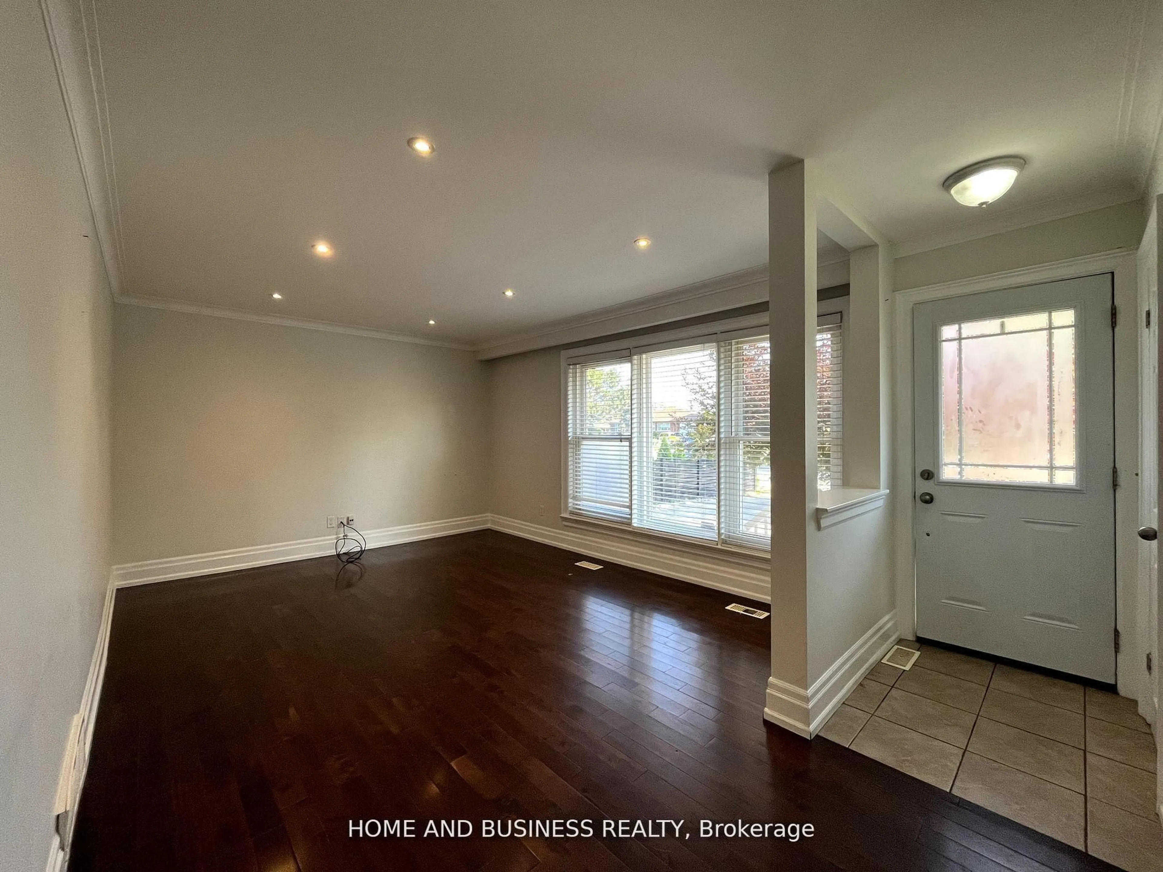 A pic of a room for 376 Ashbury Rd, Oakville Ontario L6K 2M7