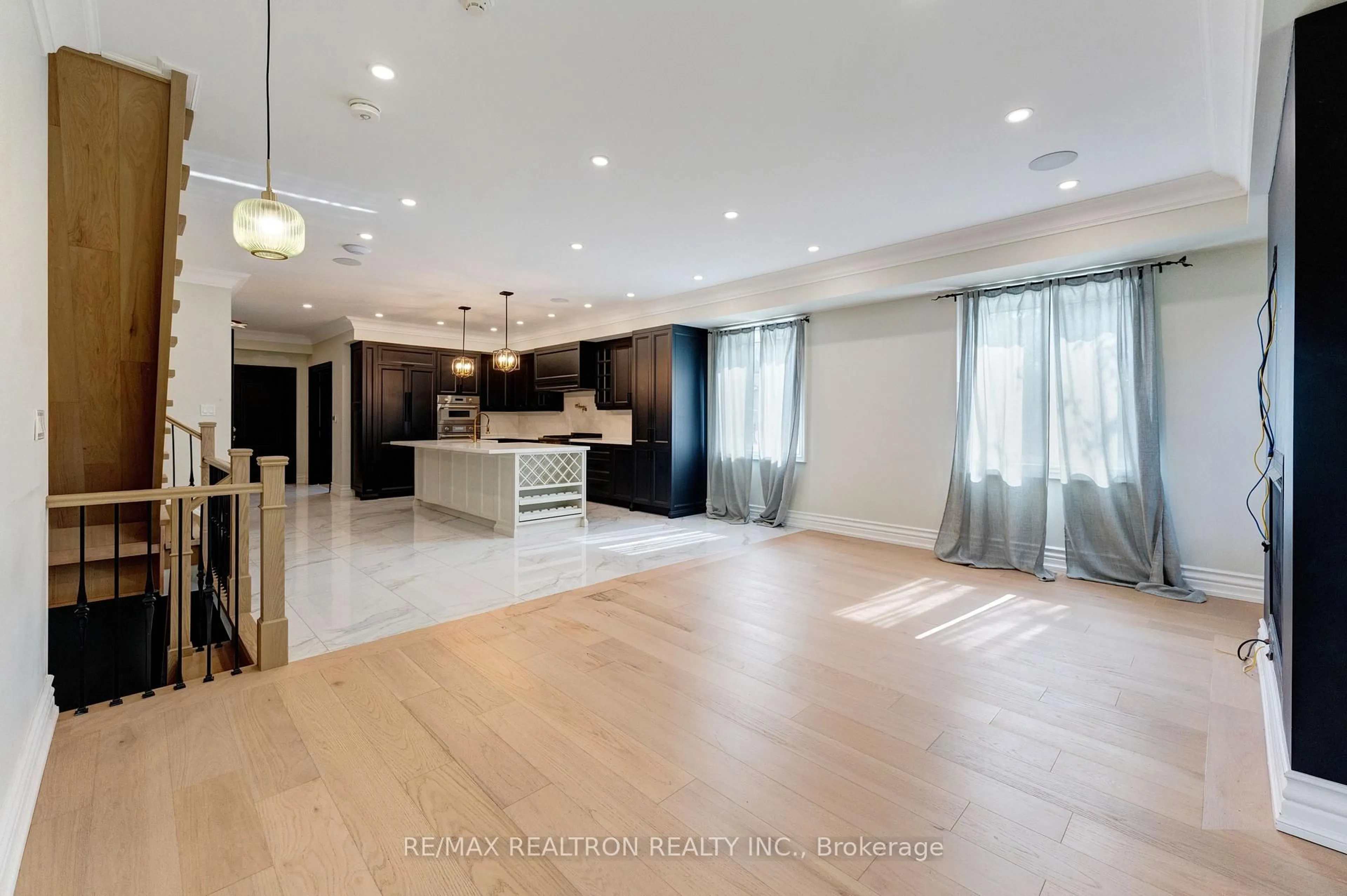 Open concept kitchen, unknown for 32 Bradfield Ave, Toronto Ontario M8Z 2A3