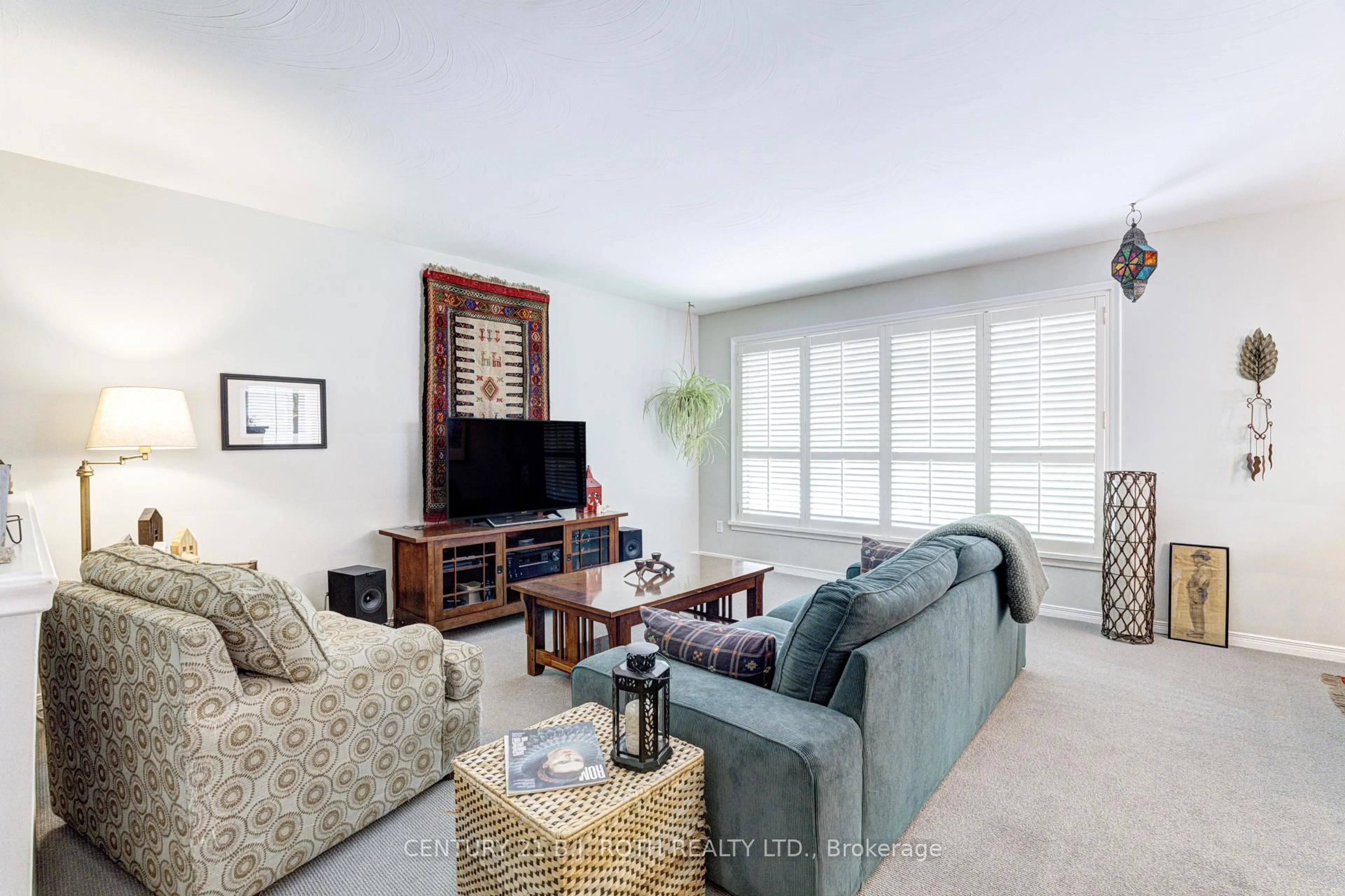 Living room with furniture, unknown for 109 Wincott Dr, Toronto Ontario M9R 2P5