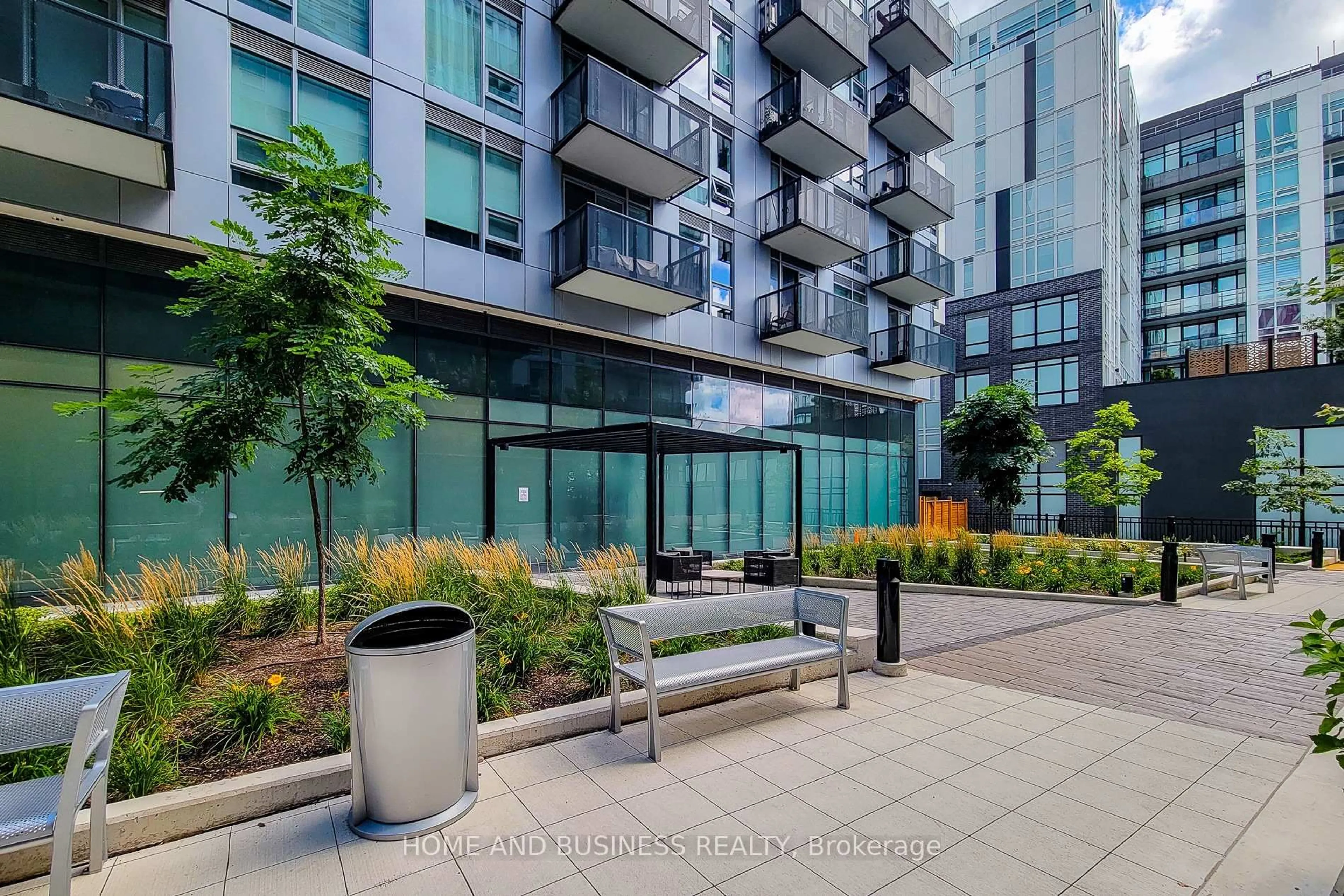 Patio, street for 2450 Old Bronte Rd #710, Oakville Ontario L6M 5P6