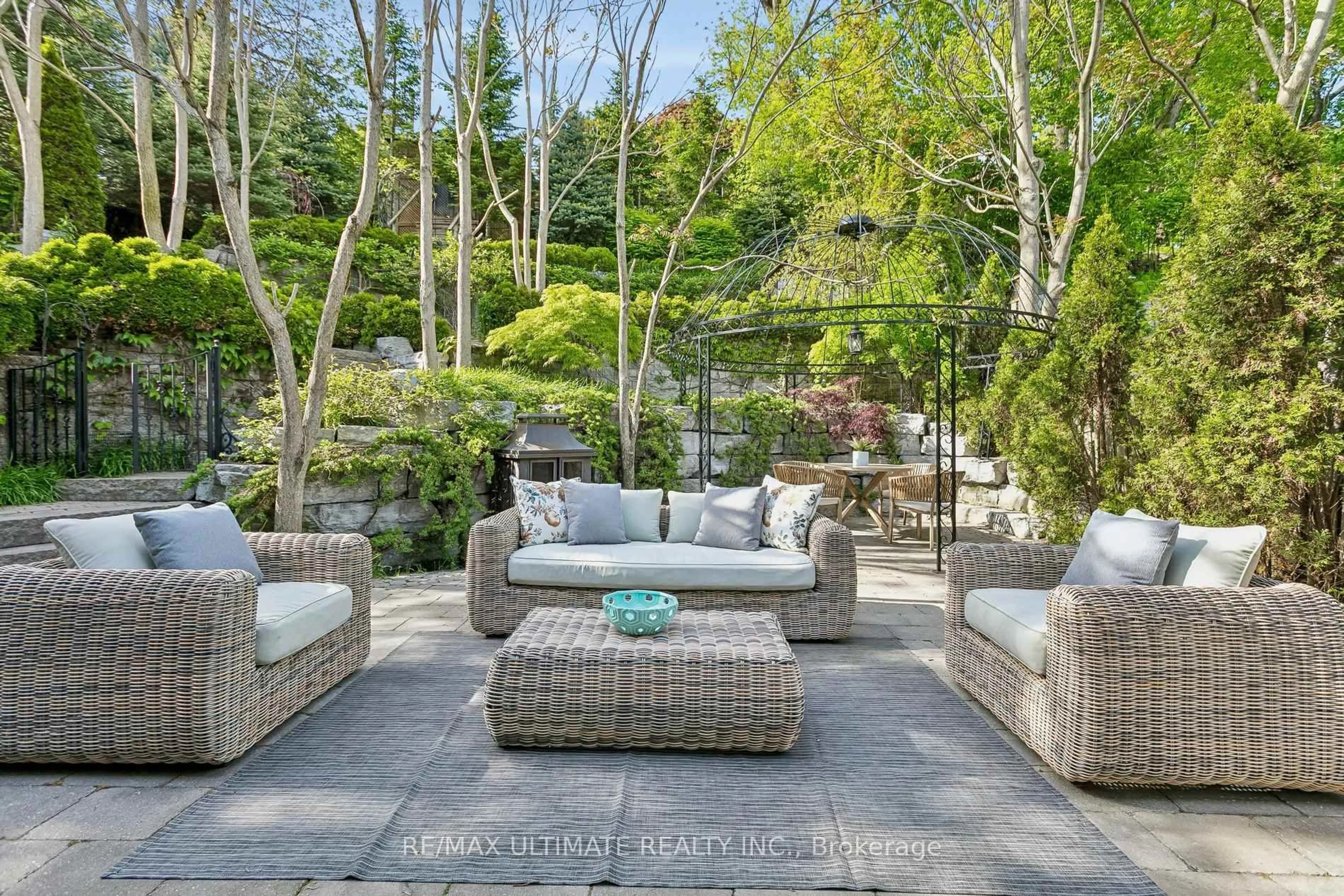 Patio, water/lake/river/ocean view for 73 Bonnyview Dr, Toronto Ontario M8Y 3G7