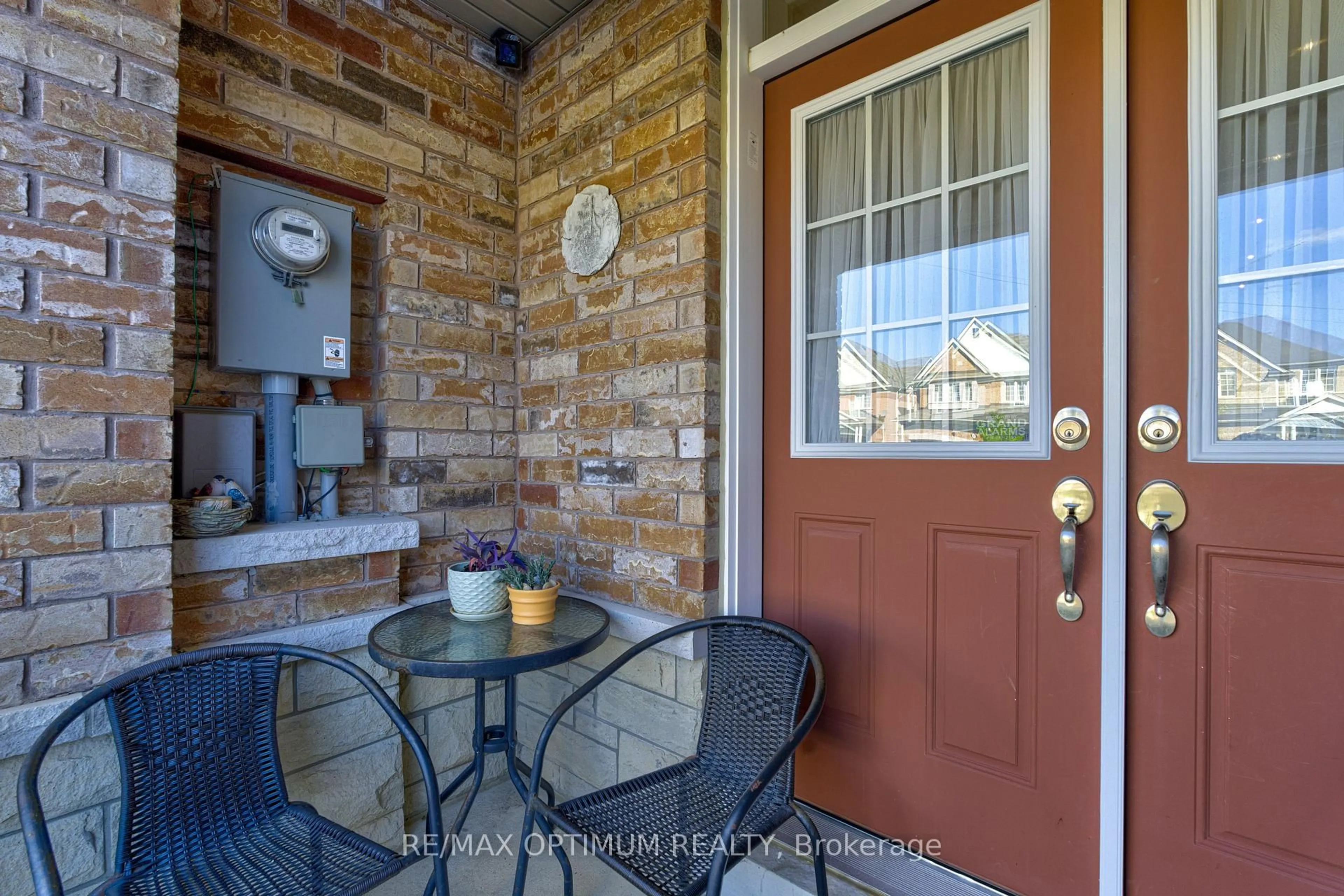 Patio, street for 162 Sky Harbour Dr, Brampton Ontario L6Y 0C1
