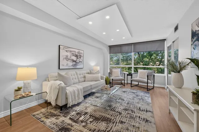 1001 Cedarglen Gate #221, Mississauga 2