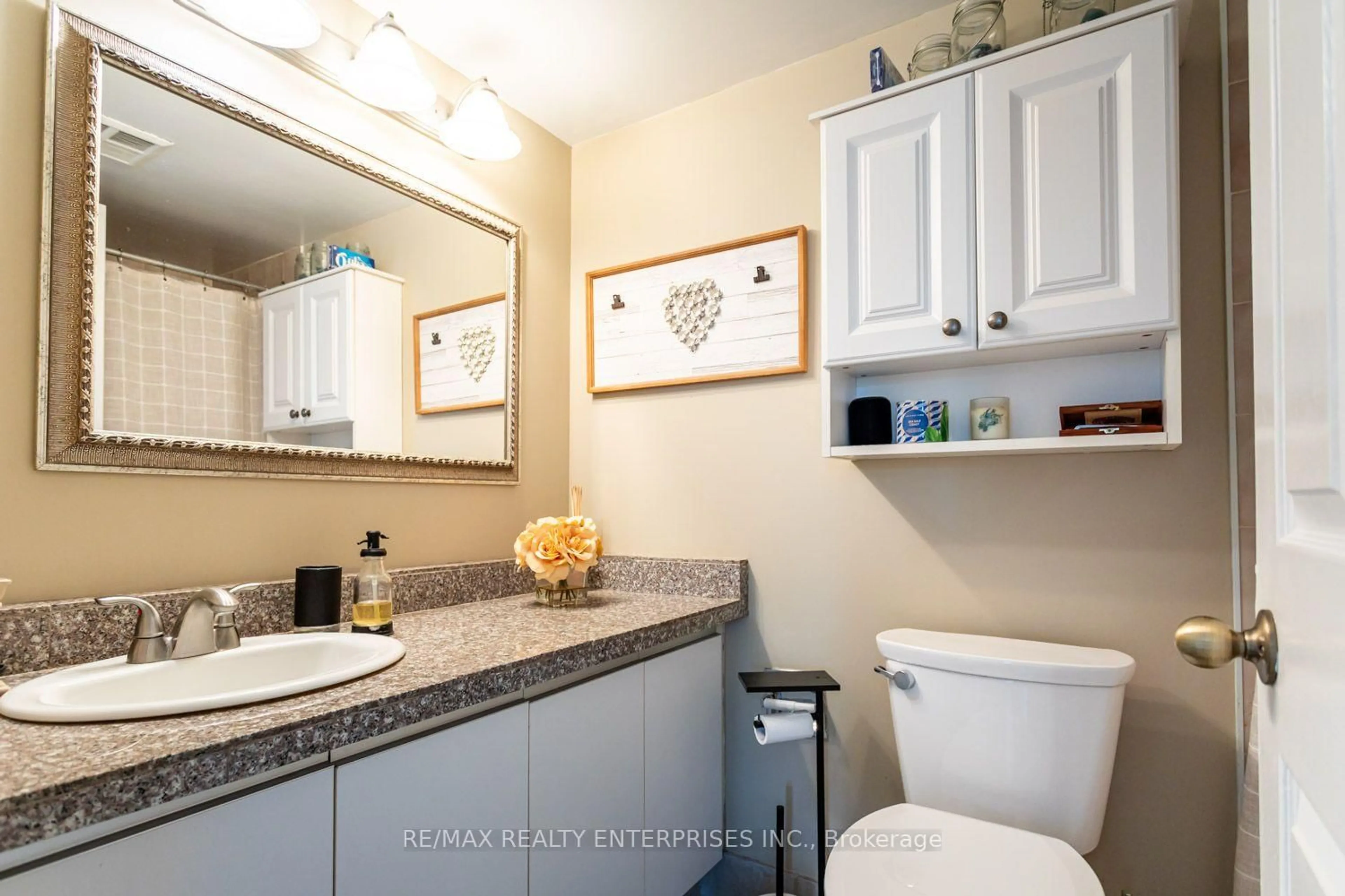 Standard bathroom, ceramic/tile floor for 1111 Bough Beeches Blvd #501, Mississauga Ontario L4W 4N1