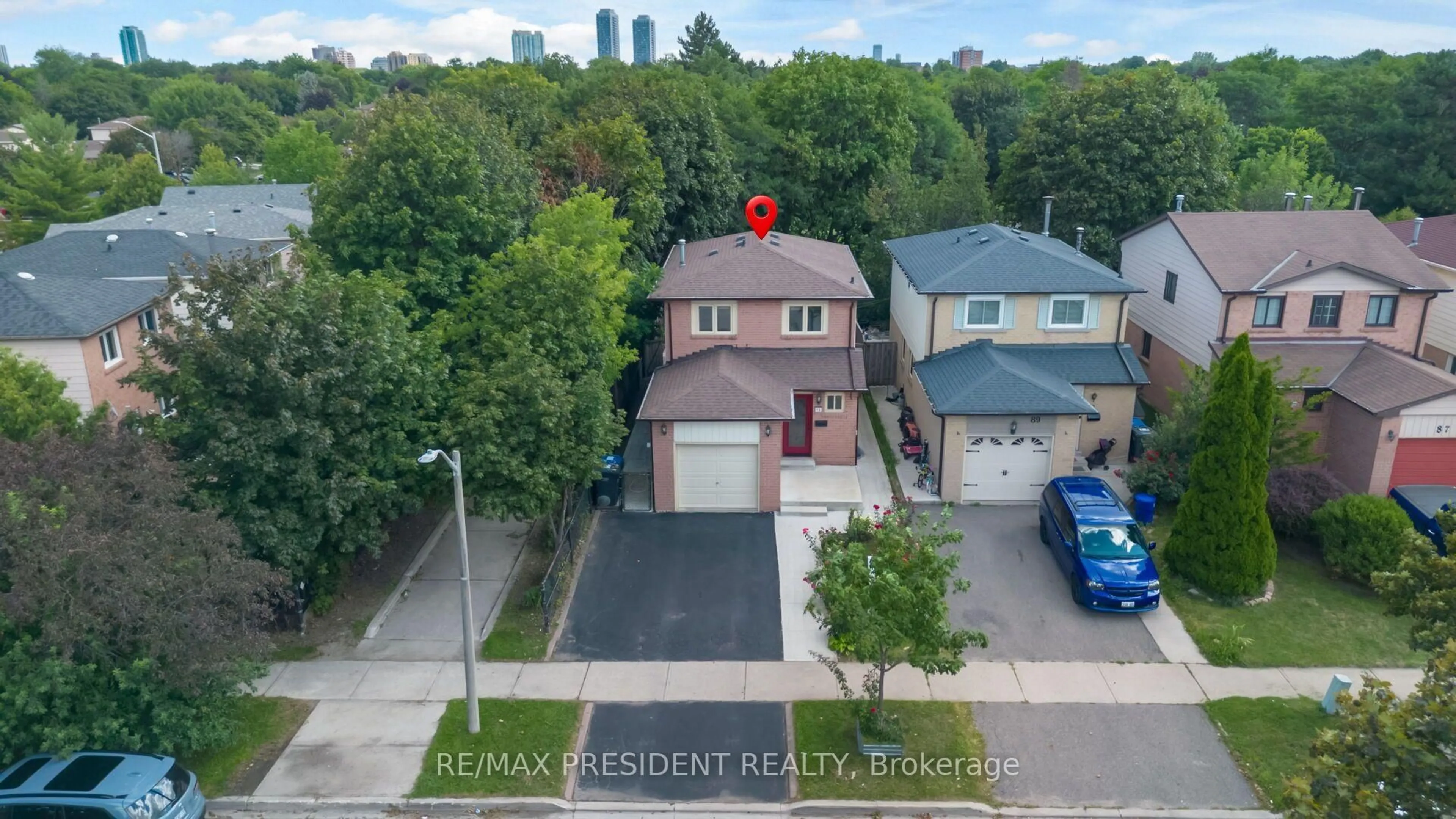 A pic from outside/outdoor area/front of a property/back of a property/a pic from drone, street for 91 Martindale Cres, Brampton Ontario L6X 2T8