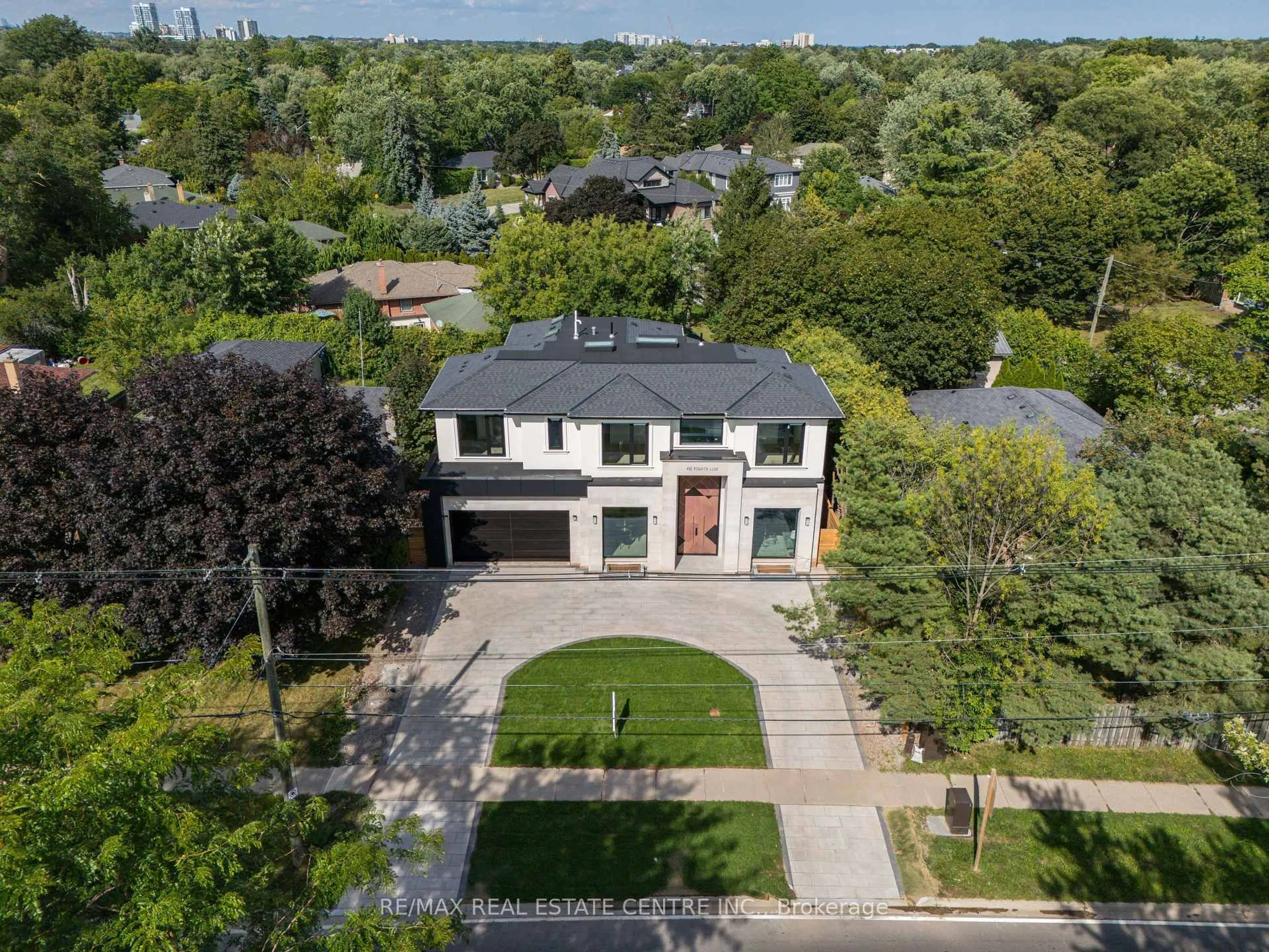A pic from outside/outdoor area/front of a property/back of a property/a pic from drone, street for 491 Fourth Line, Oakville Ontario L6L 5A8