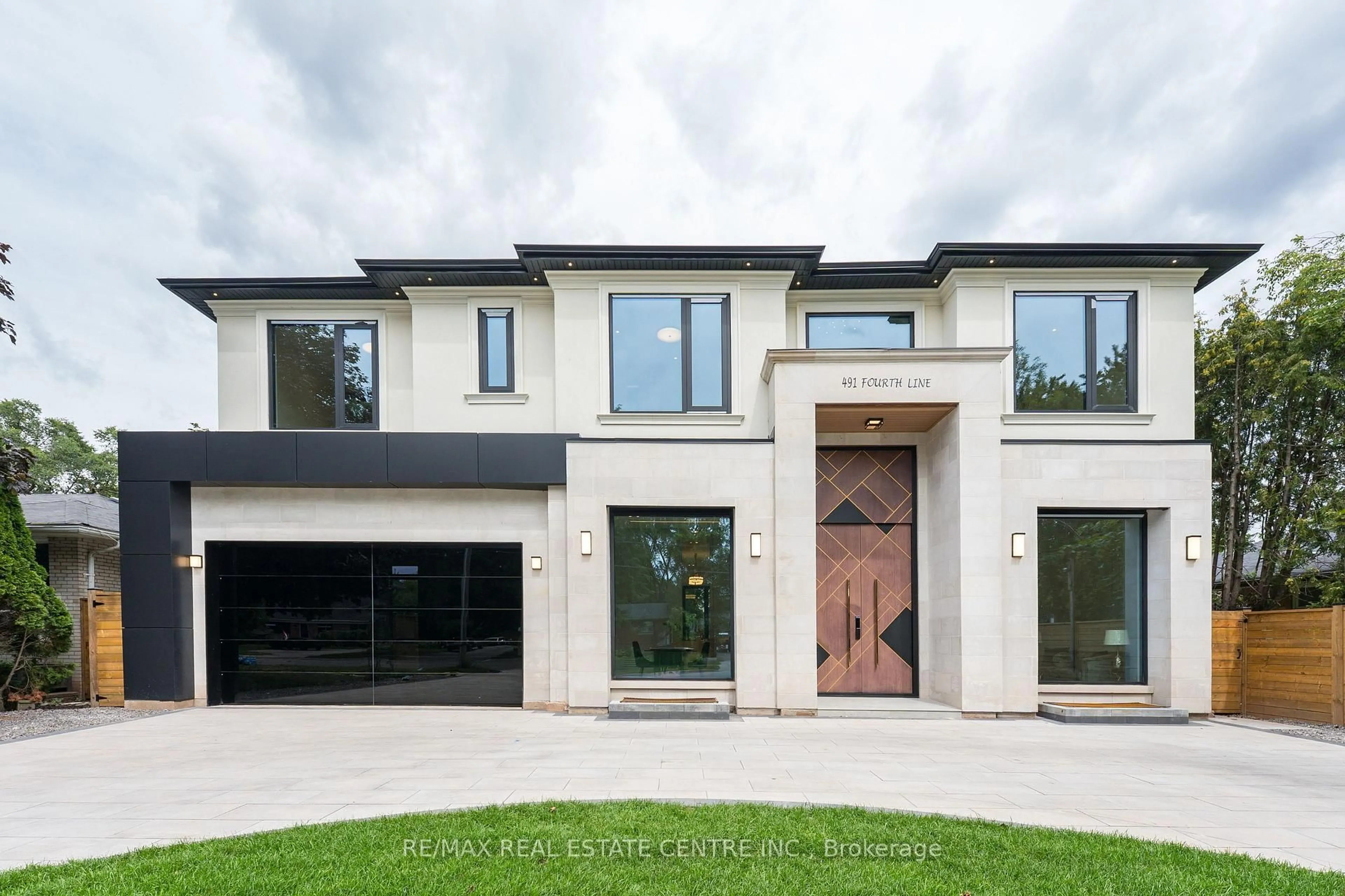 Home with brick exterior material, street for 491 Fourth Line, Oakville Ontario L6L 5A8