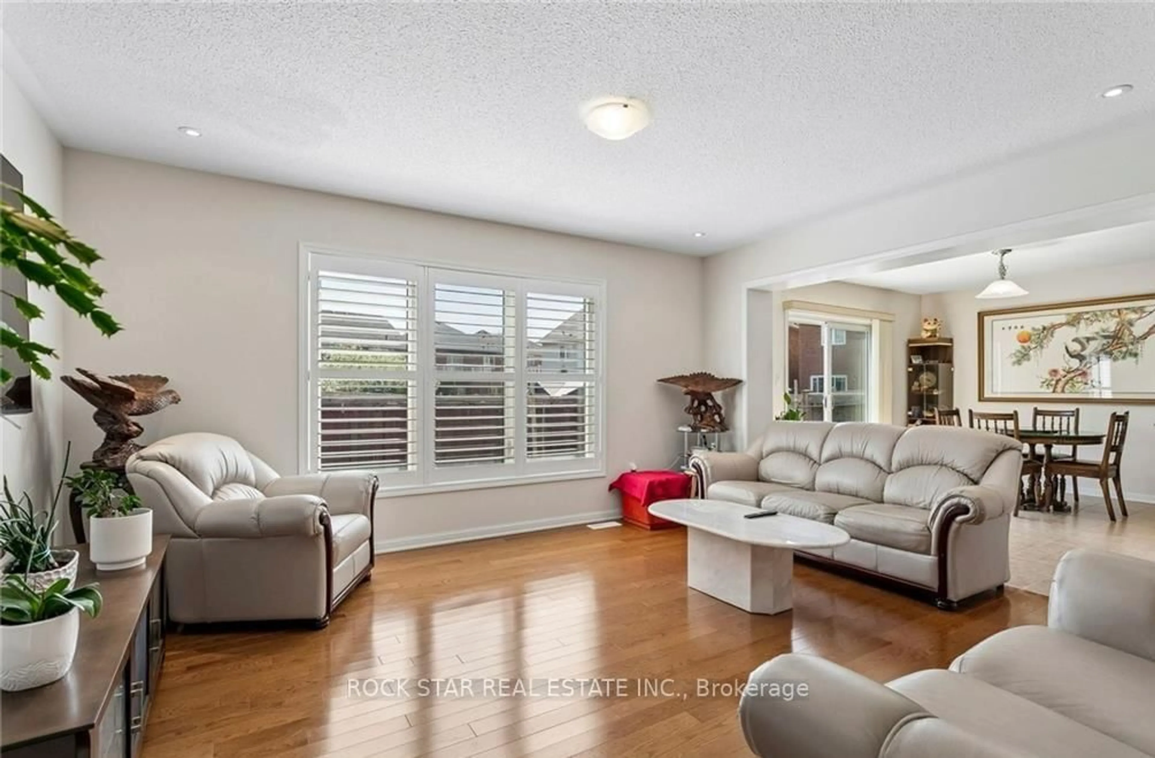 Living room with furniture, unknown for 10 Klemscott Rd, Brampton Ontario L7A 0P5