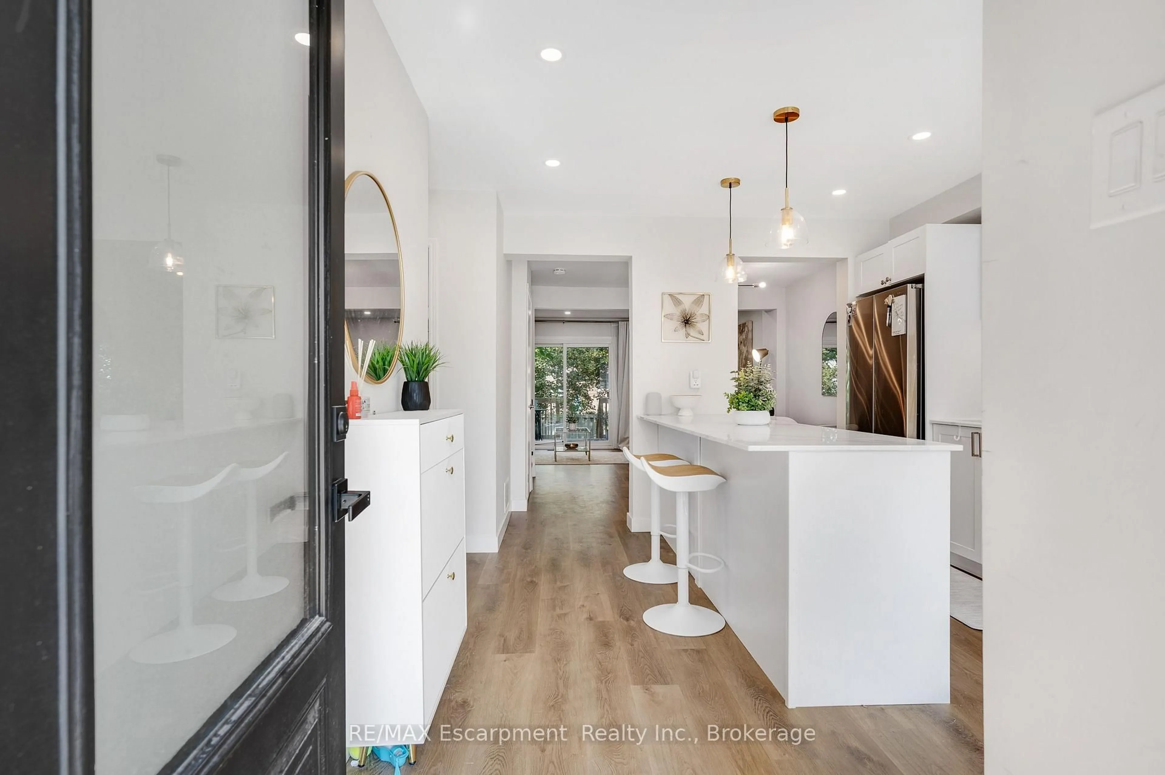 Unknown for 2265 Middlesmoor Cres, Burlington Ontario L7P 3X2