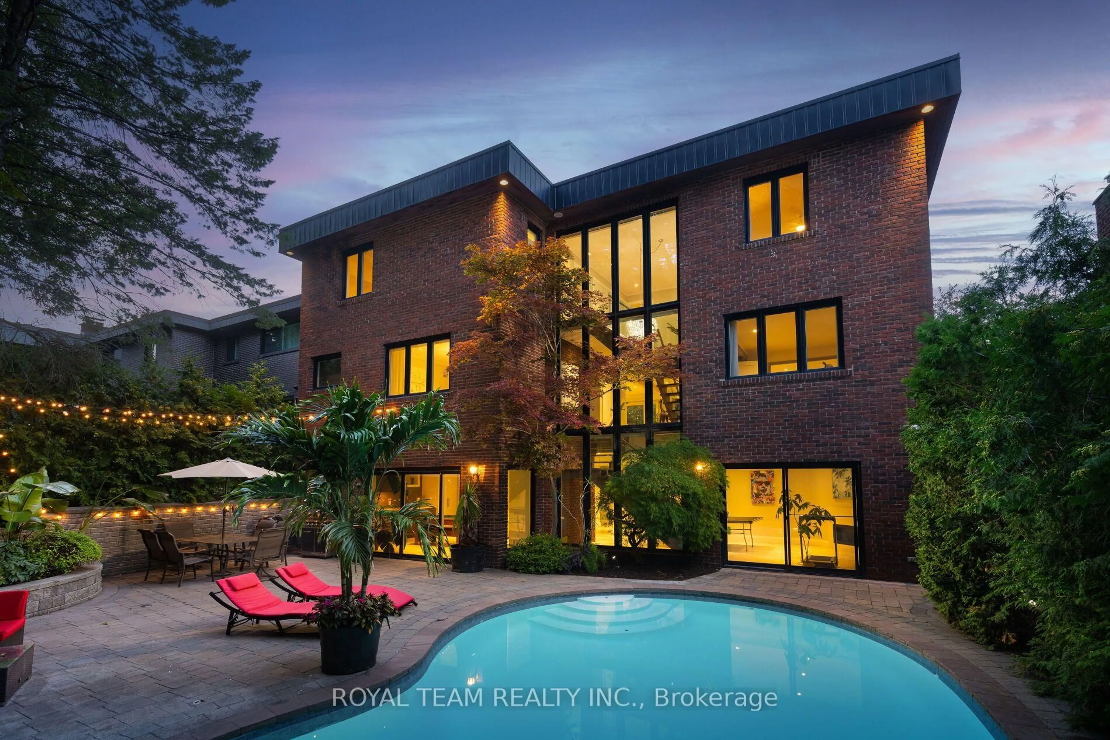 Home with brick exterior material, building for 25 Bearwood Dr, Toronto Ontario M9A 4G5