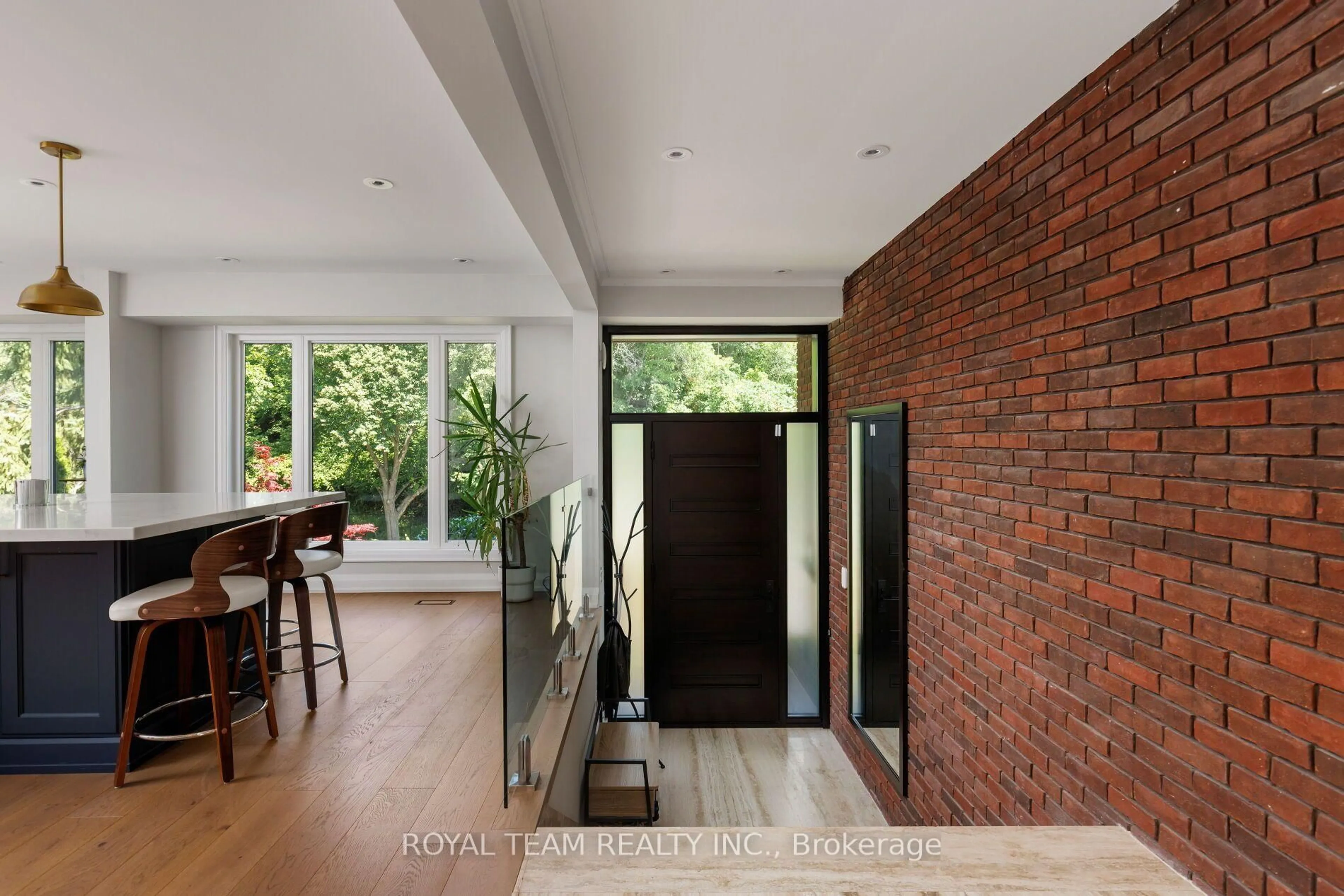 Indoor entryway for 25 Bearwood Dr, Toronto Ontario M9A 4G5