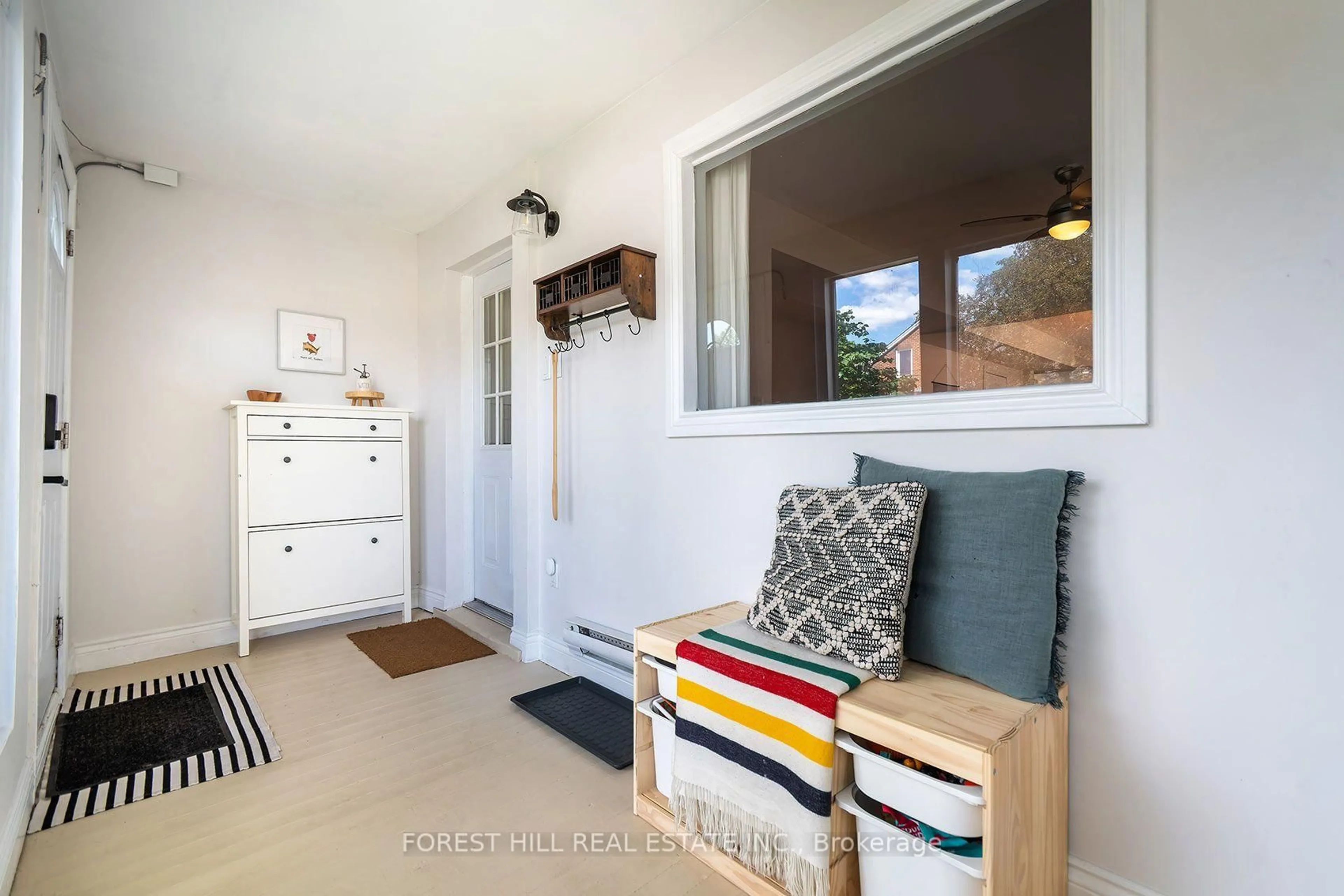 Indoor entryway for 55 Vanevery St, Toronto Ontario M8V 1Y5