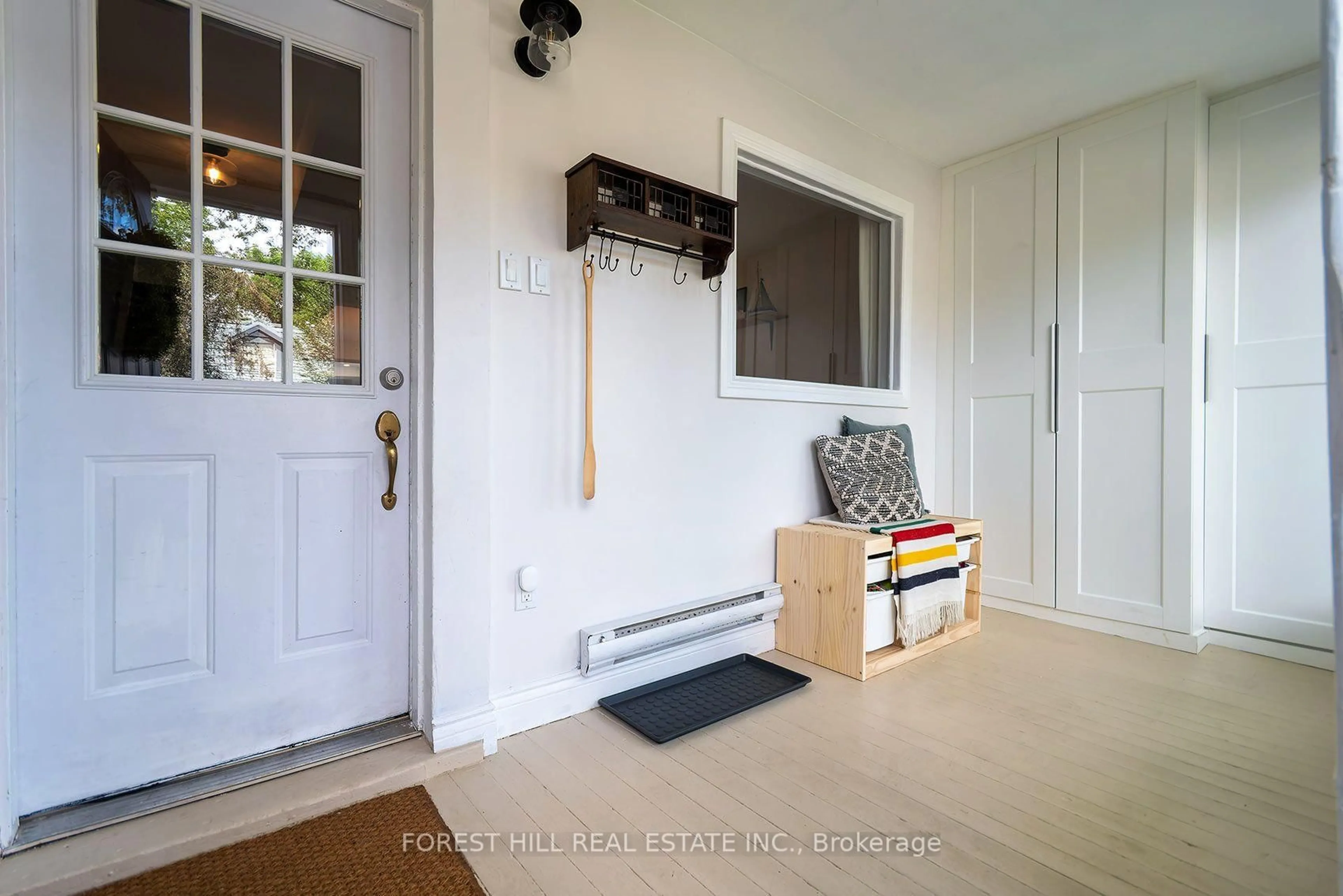 Indoor entryway for 55 Vanevery St, Toronto Ontario M8V 1Y5